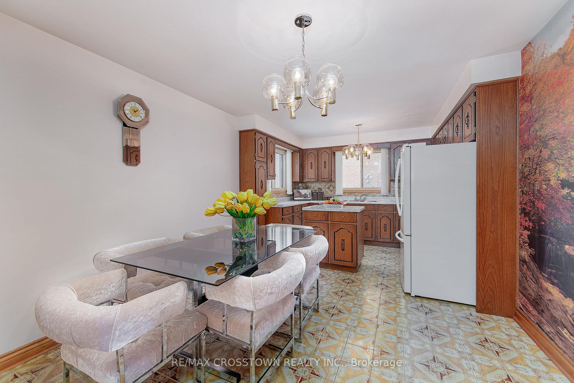 Photo 10 of 83 Jules Avenue, Vaughan, East Woodbridge — HOMEH