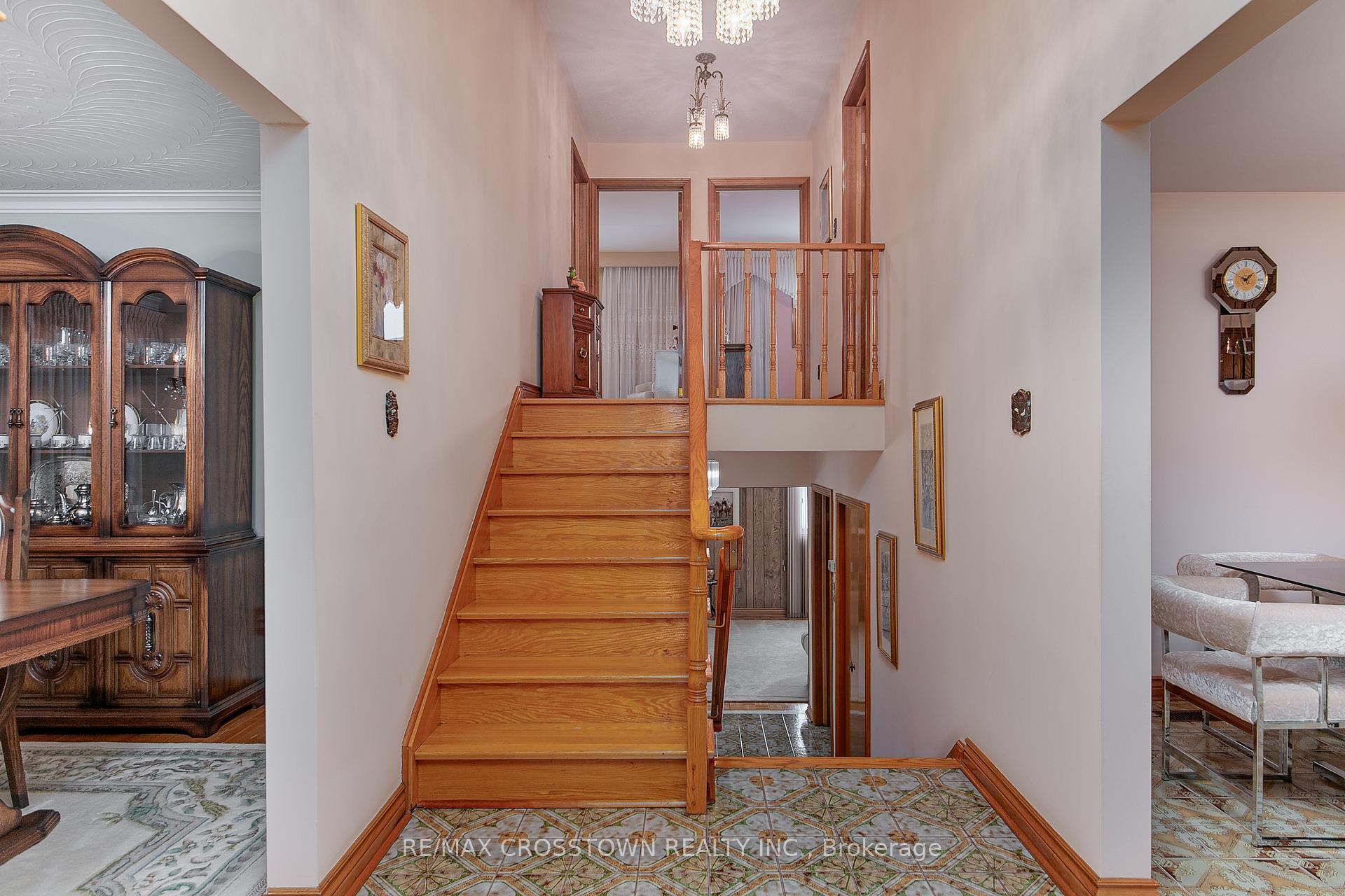 Photo 13 of 83 Jules Avenue, Vaughan, East Woodbridge — HOMEH