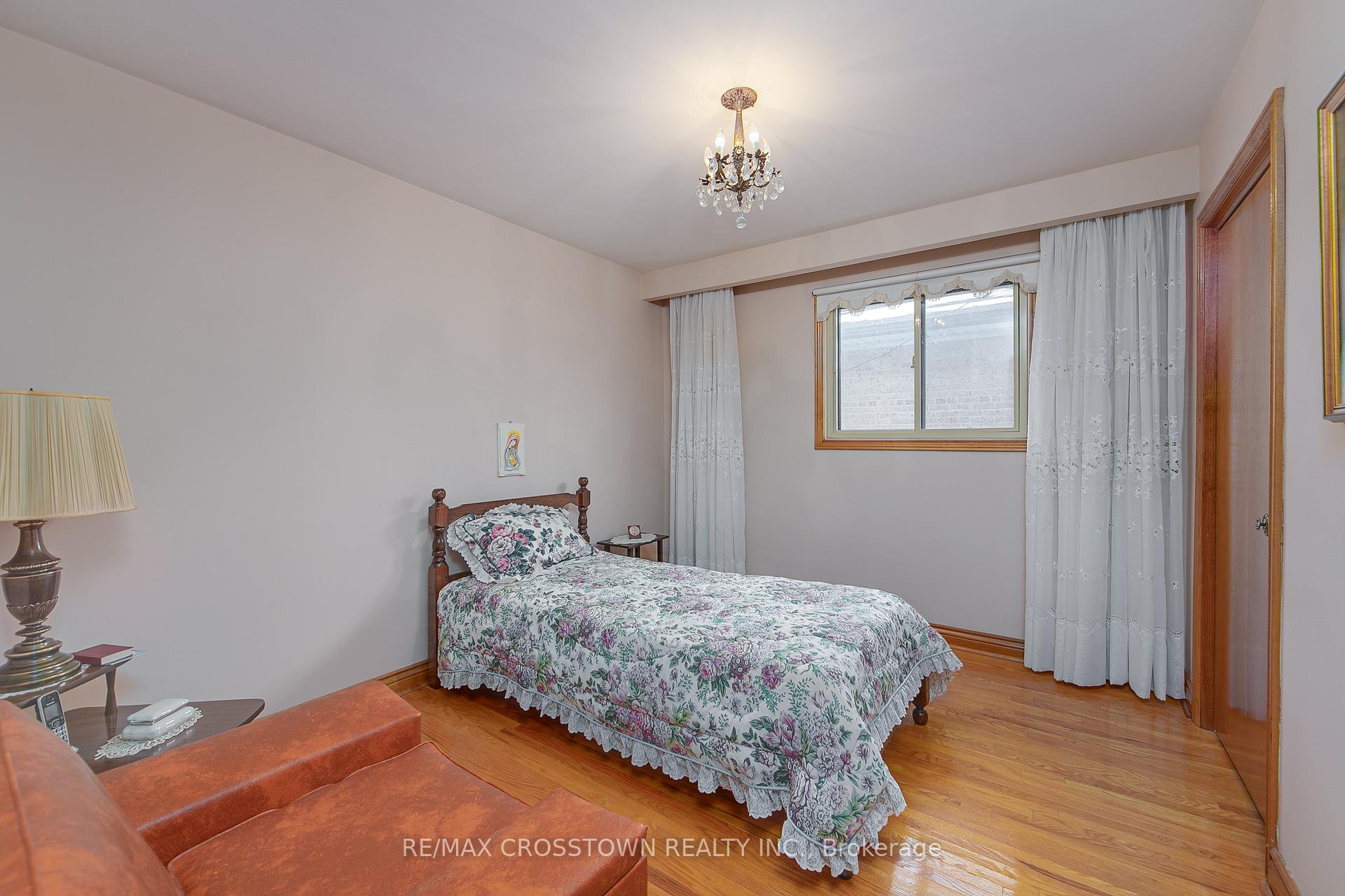 Photo 15 of 83 Jules Avenue, Vaughan, East Woodbridge — HOMEH