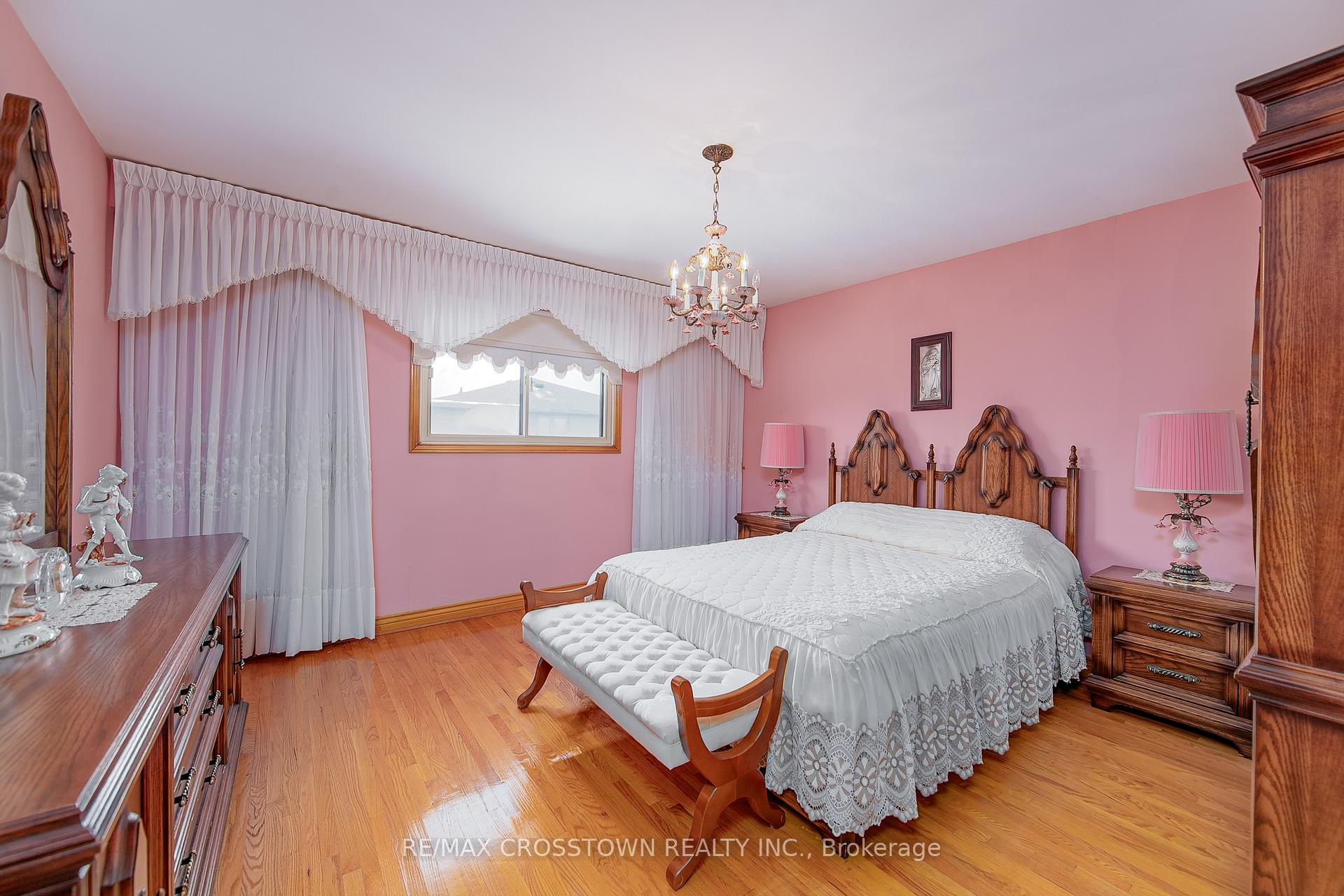 Photo 18 of 83 Jules Avenue, Vaughan, East Woodbridge — HOMEH