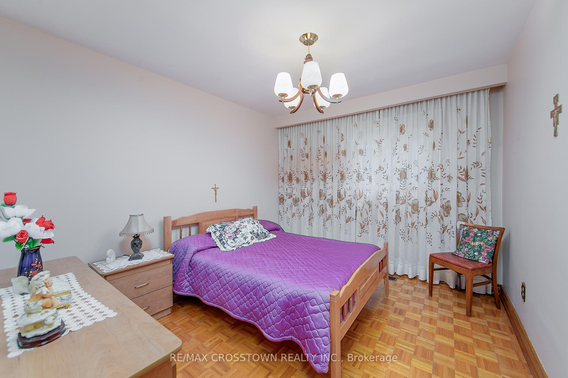 Photo 21 of 83 Jules Avenue, Vaughan, East Woodbridge — HOMEH