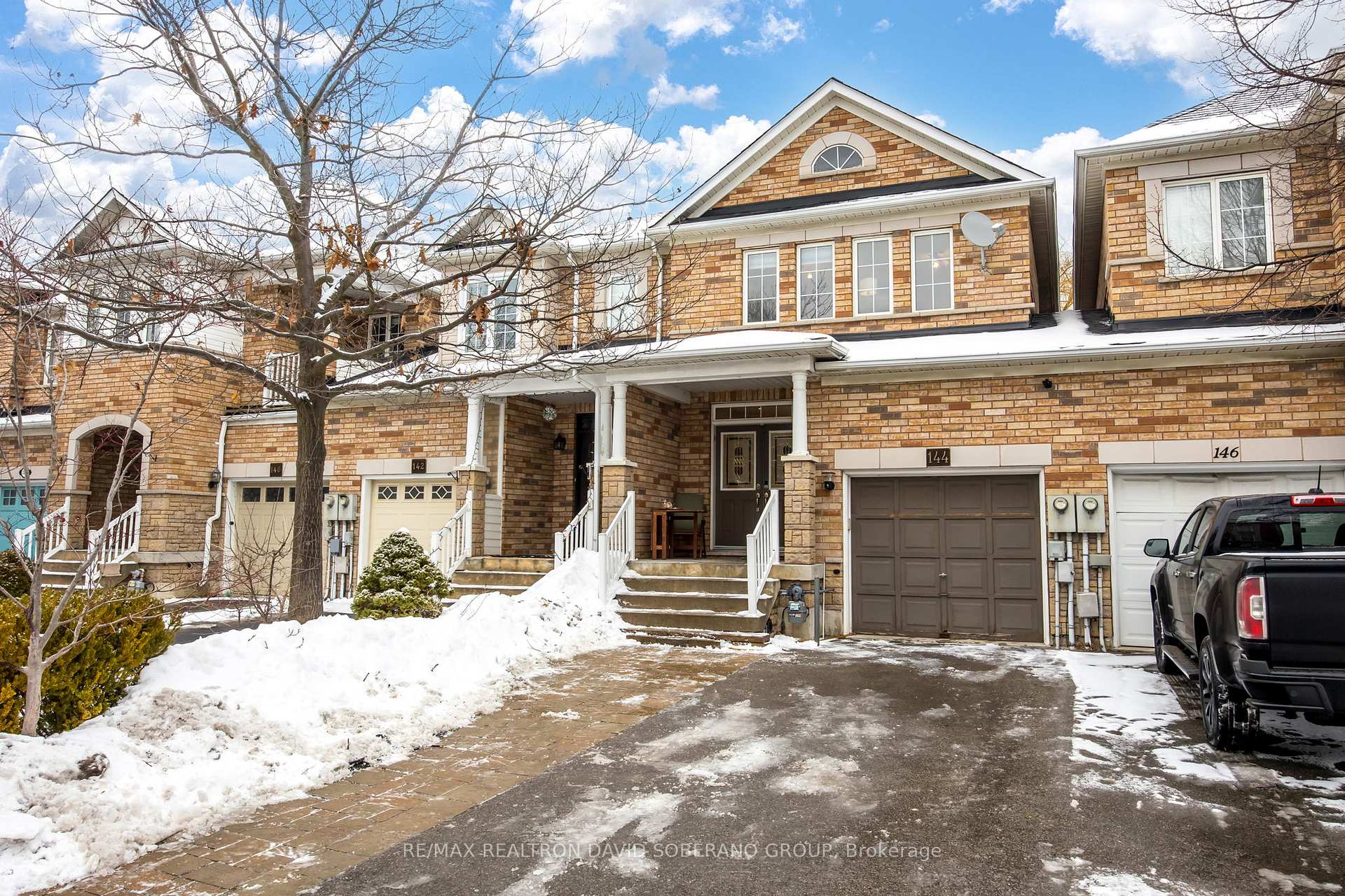 Photo 2 of 144 Benjamin Hood Crescent, Vaughan, Patterson — HOMEH