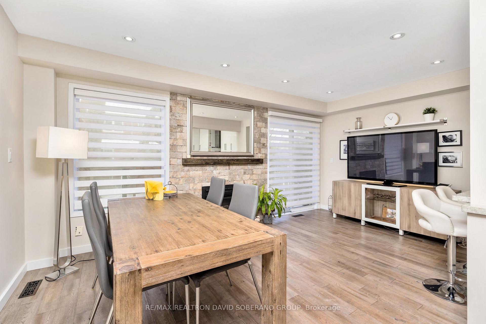 Photo 10 of 144 Benjamin Hood Crescent, Vaughan, Patterson — HOMEH