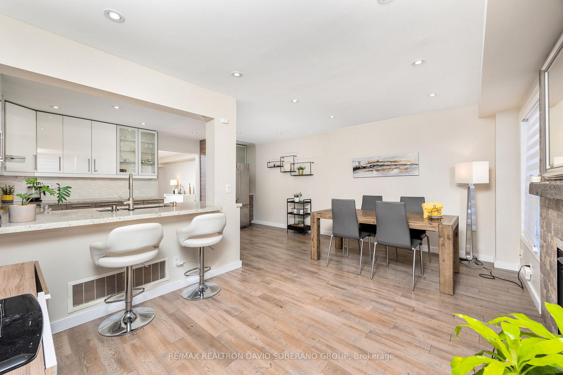 Photo 11 of 144 Benjamin Hood Crescent, Vaughan, Patterson — HOMEH