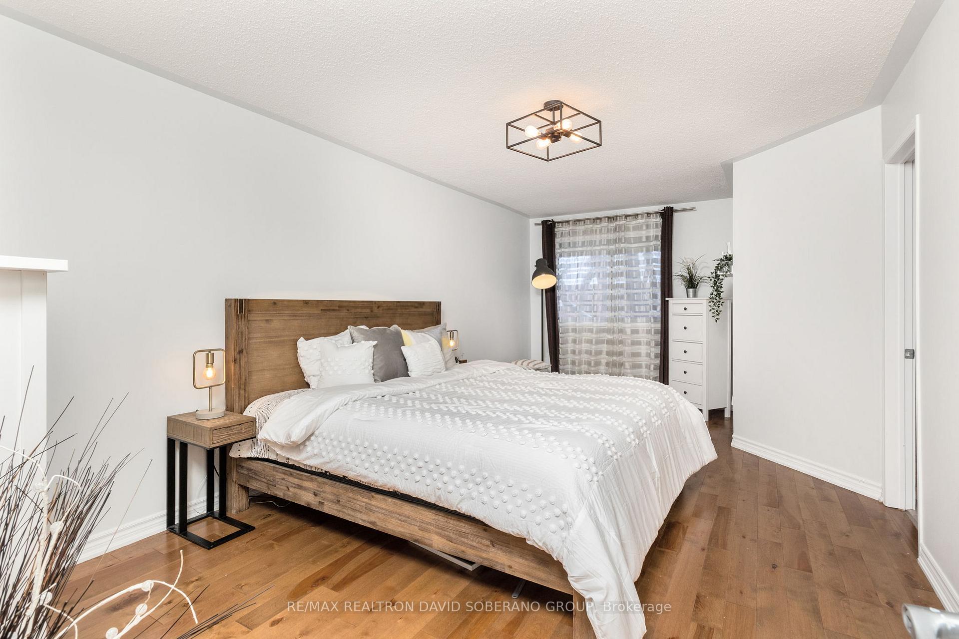 Photo 18 of 144 Benjamin Hood Crescent, Vaughan, Patterson — HOMEH