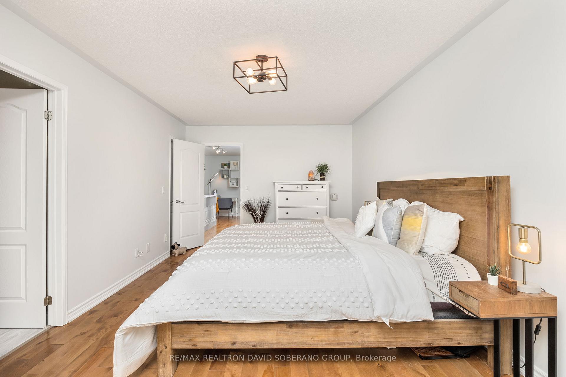 Photo 19 of 144 Benjamin Hood Crescent, Vaughan, Patterson — HOMEH