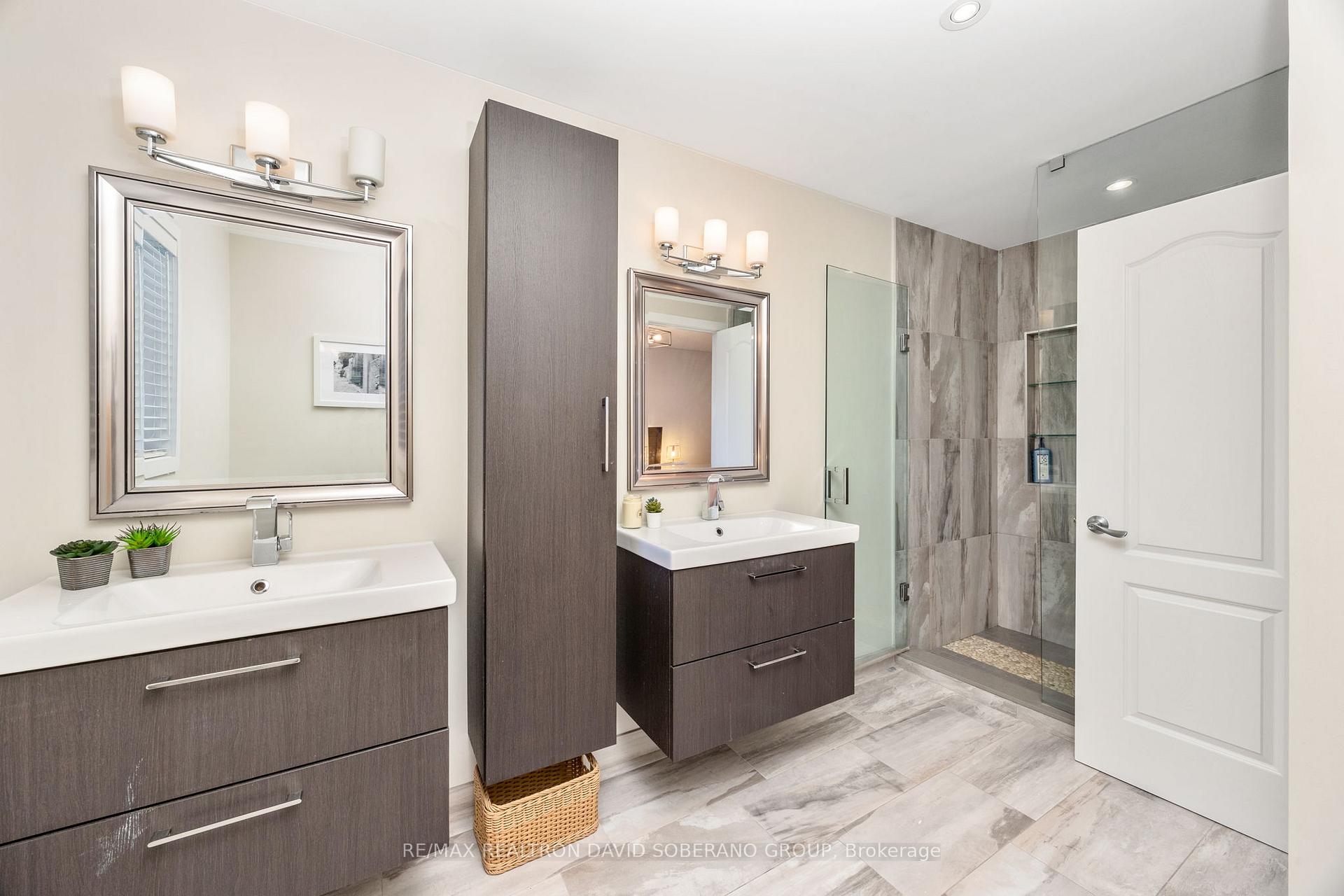 Photo 20 of 144 Benjamin Hood Crescent, Vaughan, Patterson — HOMEH