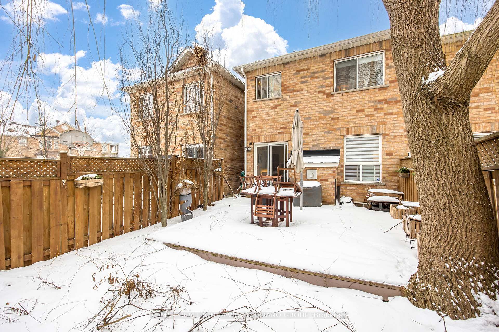 Photo 26 of 144 Benjamin Hood Crescent, Vaughan, Patterson — HOMEH