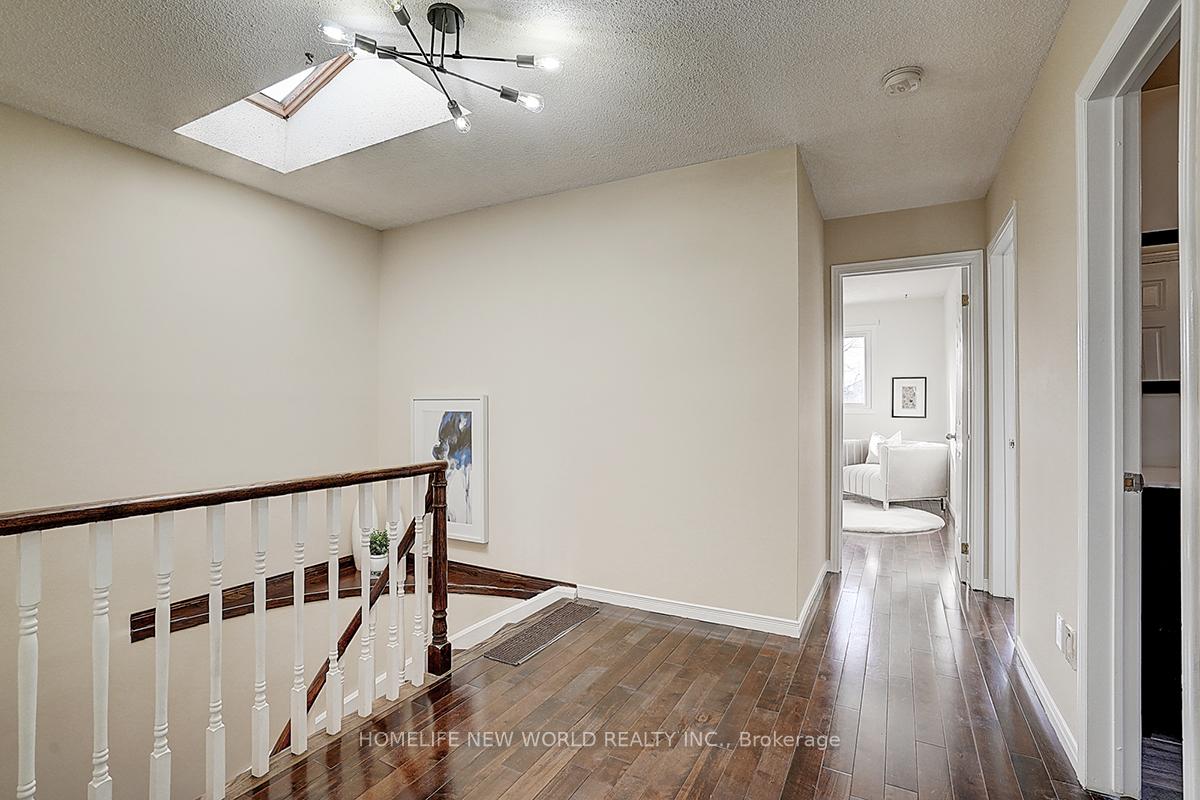 Photo 3 of 128 Mathewson Street, Vaughan, Maple — HOMEH