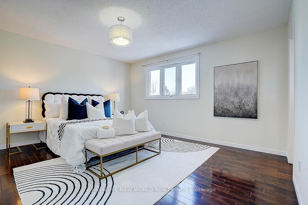 Photo 4 of 128 Mathewson Street, Vaughan, Maple — HOMEH