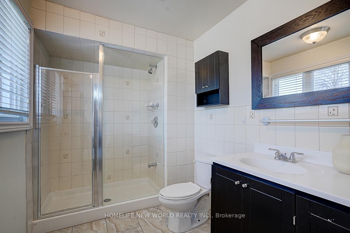 Photo 7 of 128 Mathewson Street, Vaughan, Maple — HOMEH