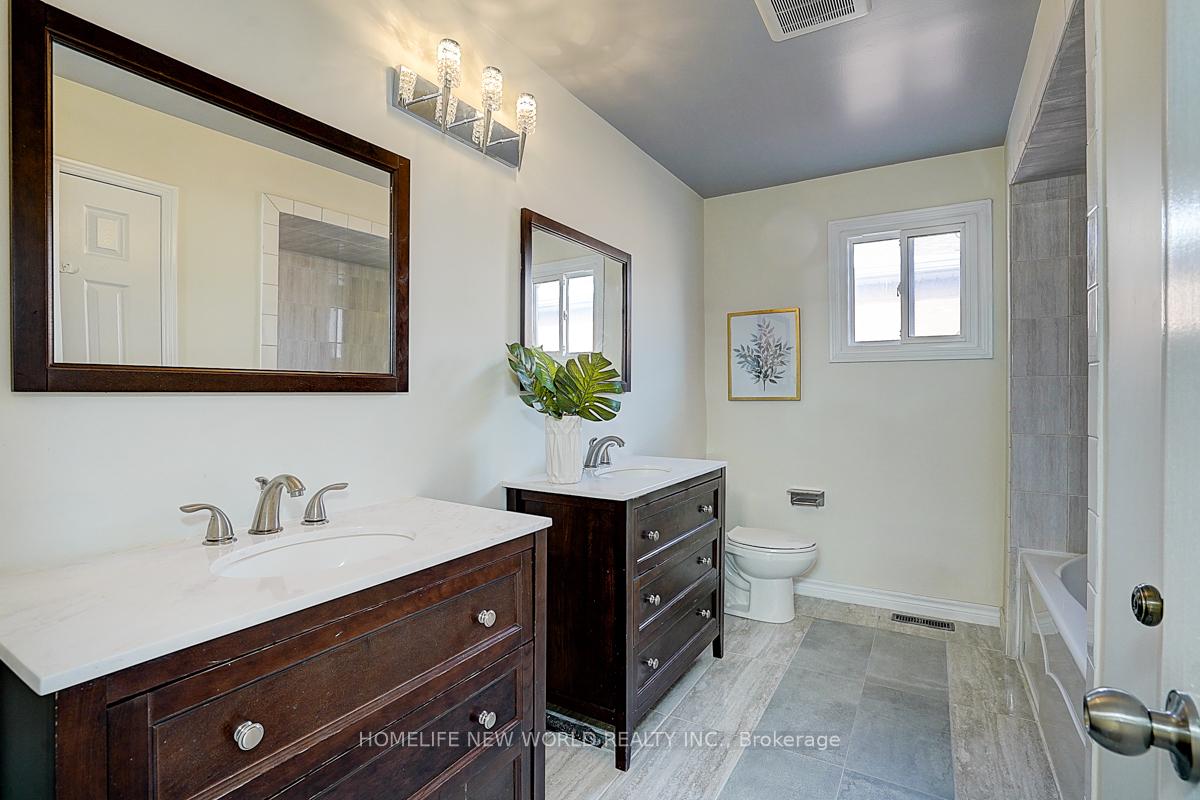 Photo 9 of 128 Mathewson Street, Vaughan, Maple — HOMEH