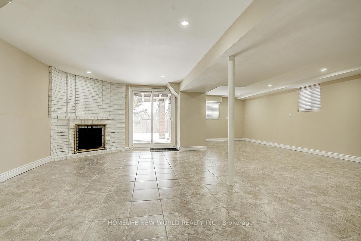 Photo 14 of 128 Mathewson Street, Vaughan, Maple — HOMEH