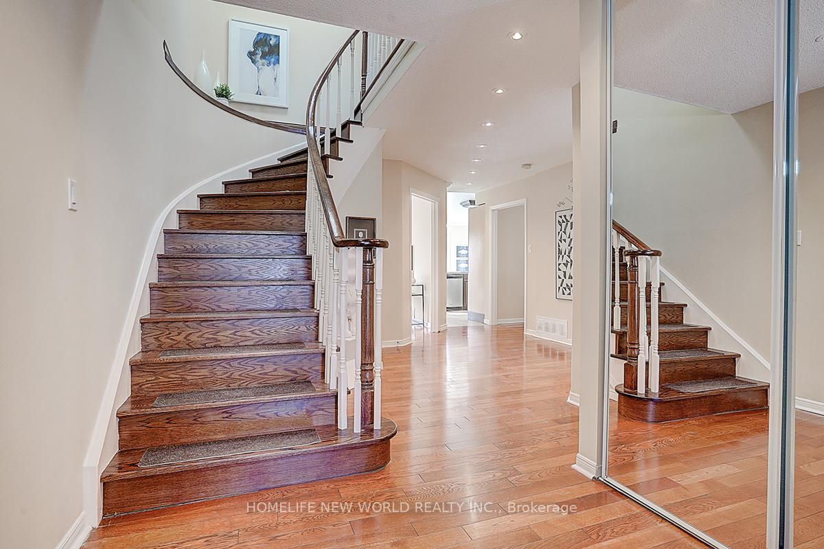 Photo 26 of 128 Mathewson Street, Vaughan, Maple — HOMEH