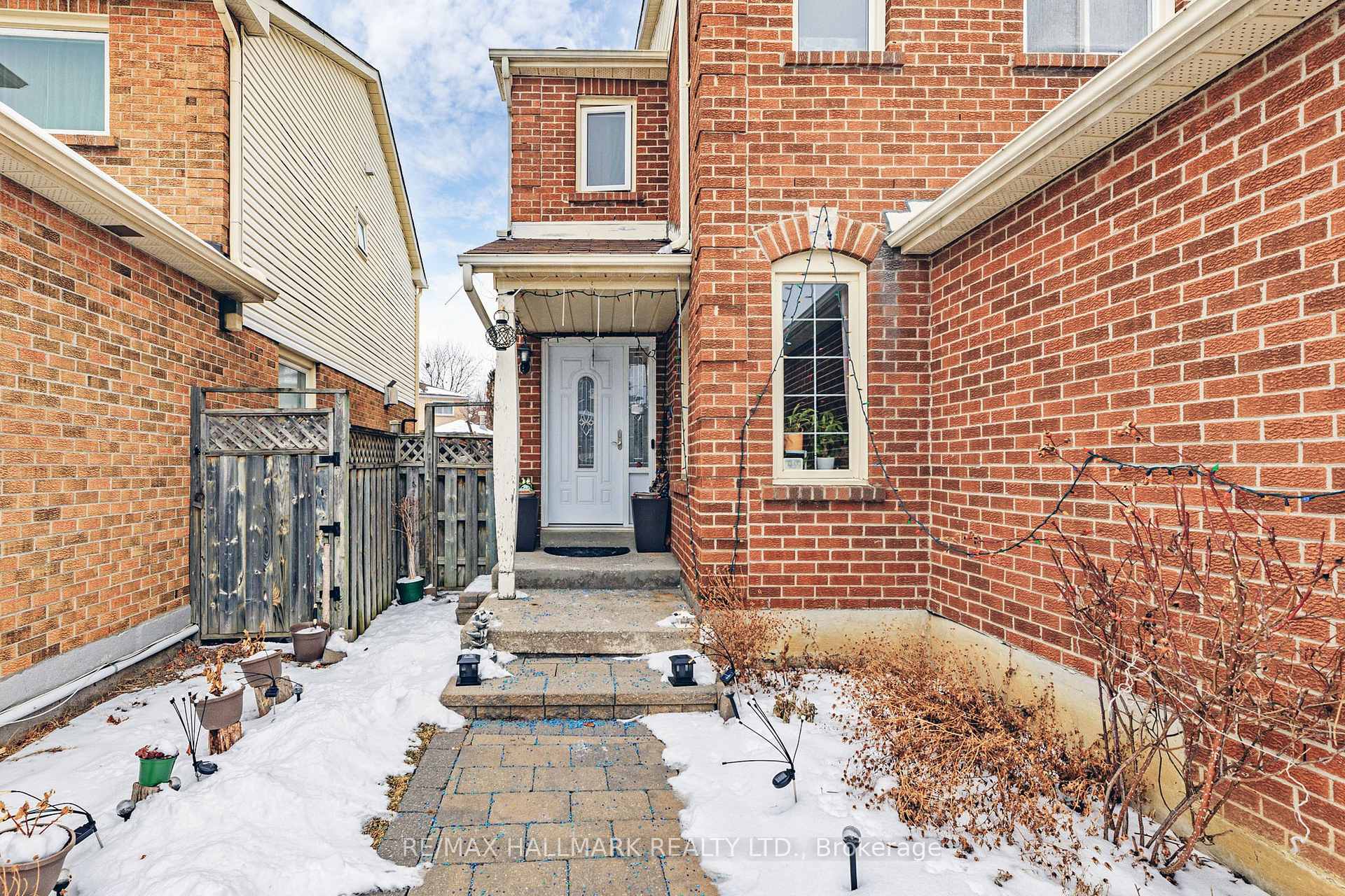 Photo 3 of 80 Brownridge Drive, Vaughan, Brownridge — HOMEH