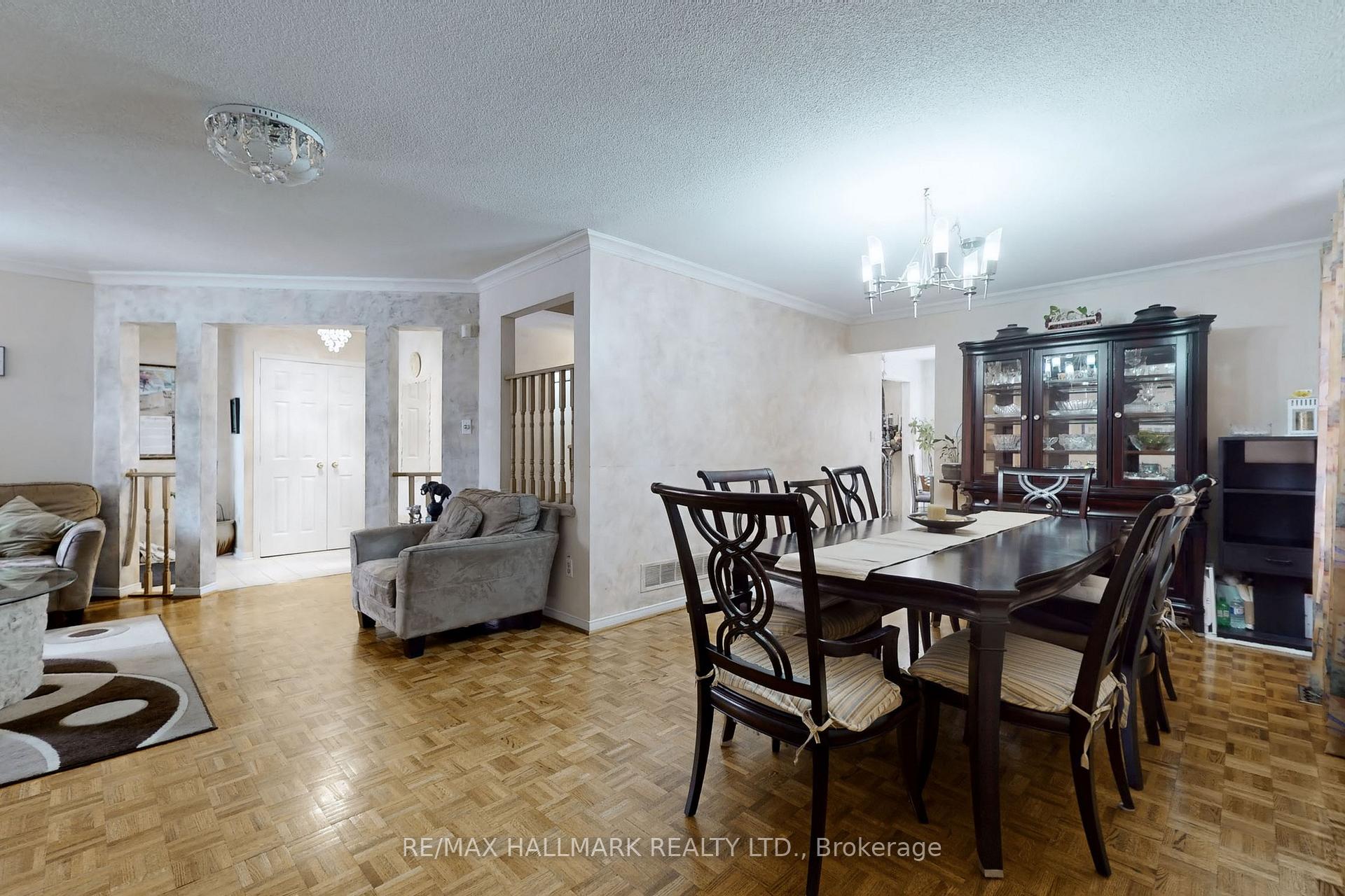 Photo 8 of 80 Brownridge Drive, Vaughan, Brownridge — HOMEH