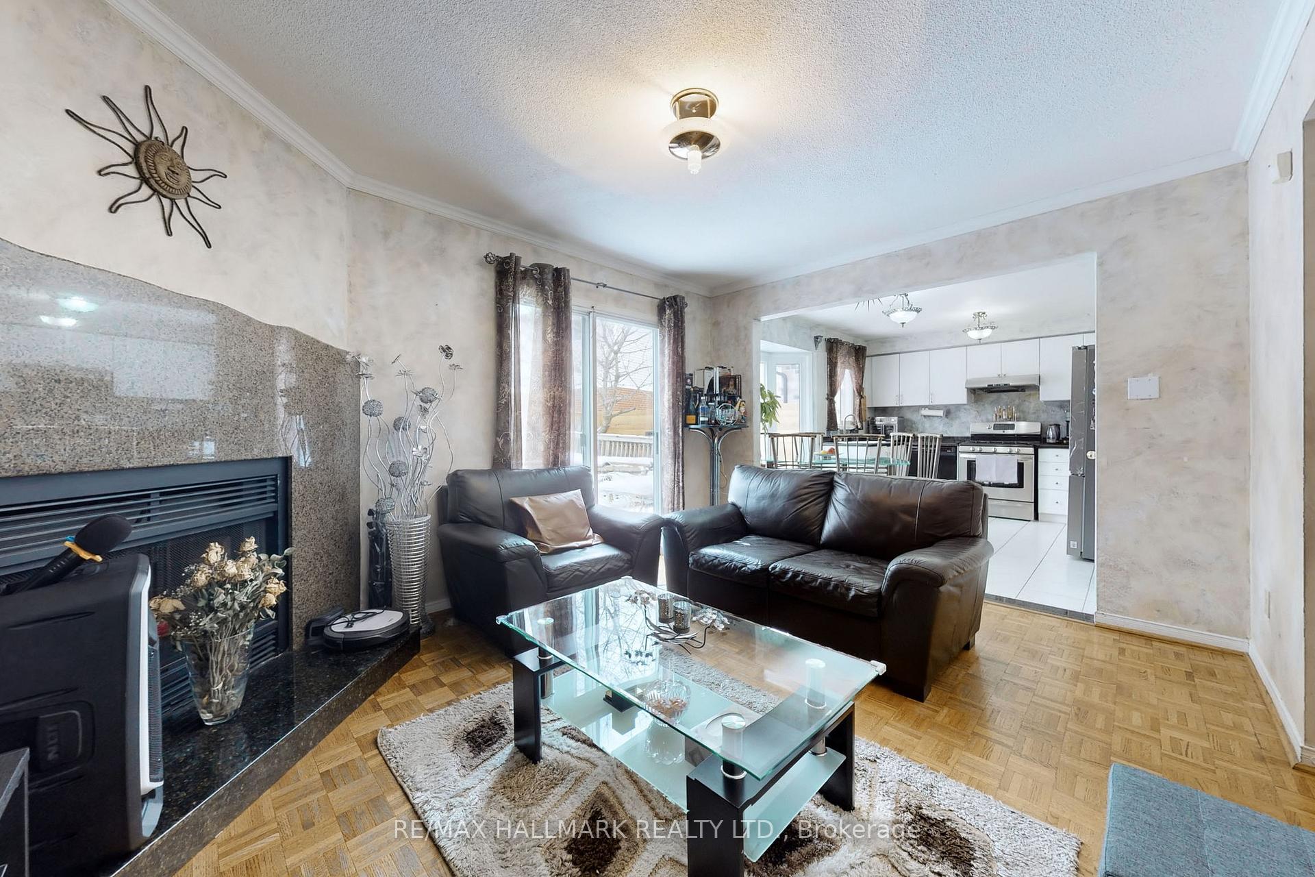 Photo 10 of 80 Brownridge Drive, Vaughan, Brownridge — HOMEH