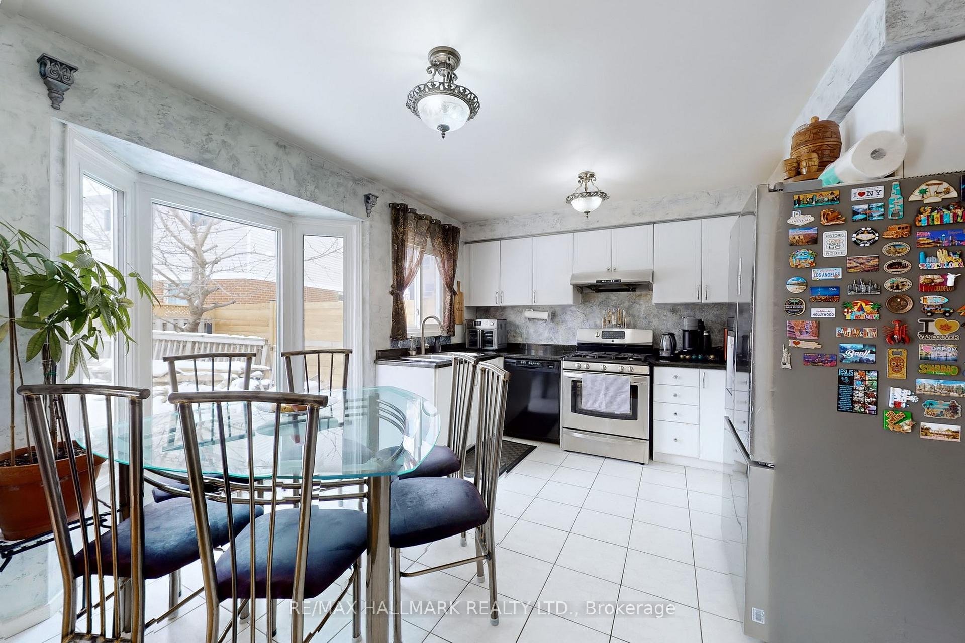 Photo 13 of 80 Brownridge Drive, Vaughan, Brownridge — HOMEH