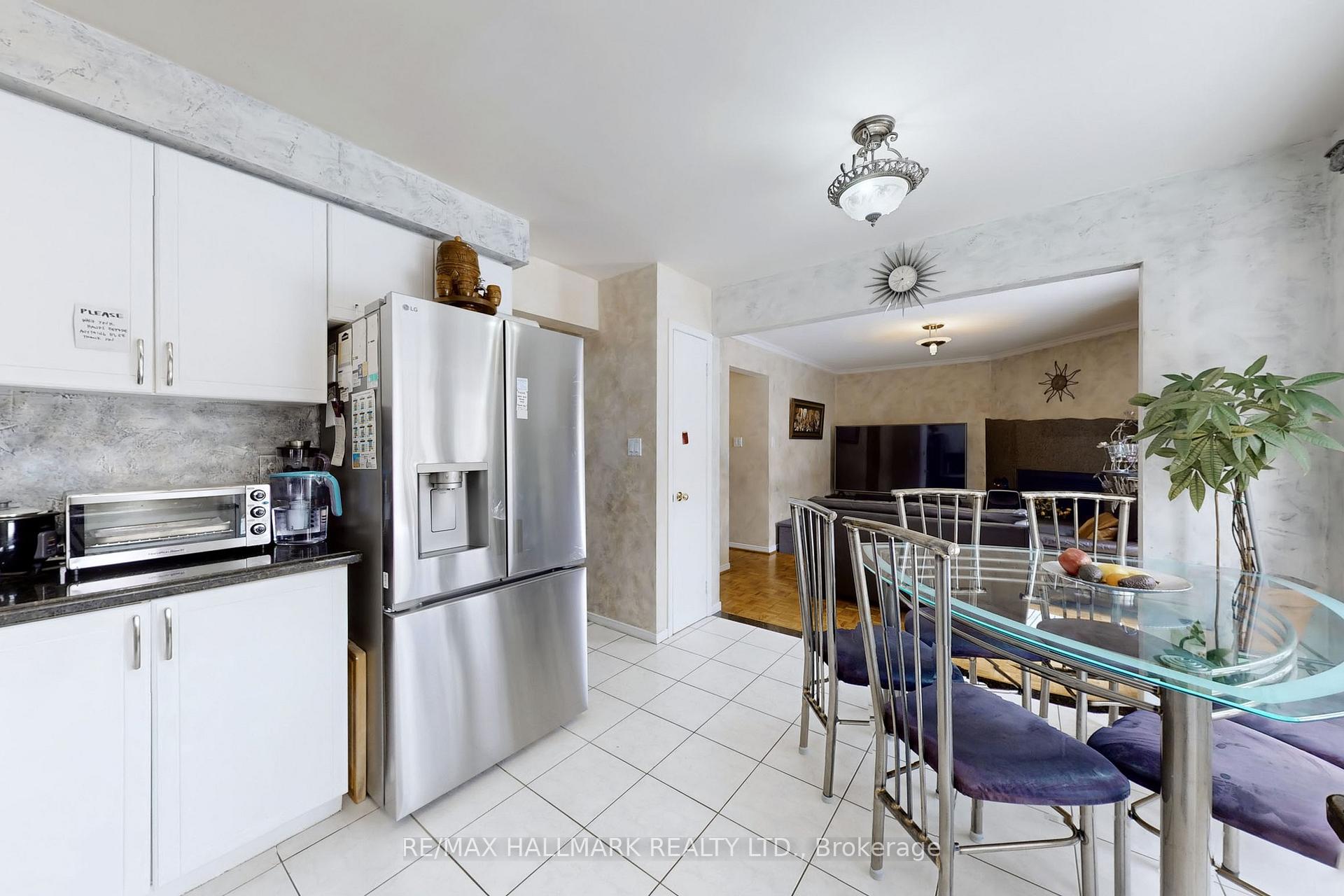 Photo 16 of 80 Brownridge Drive, Vaughan, Brownridge — HOMEH