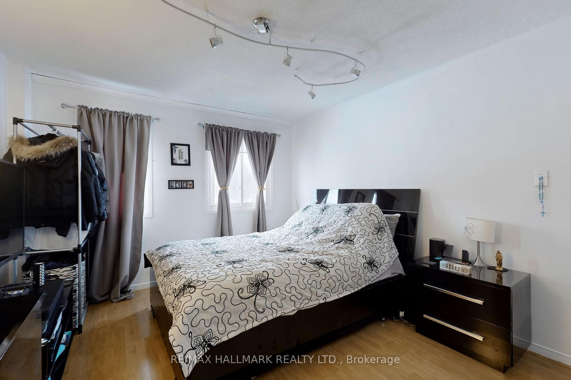 Photo 28 of 80 Brownridge Drive, Vaughan, Brownridge — HOMEH