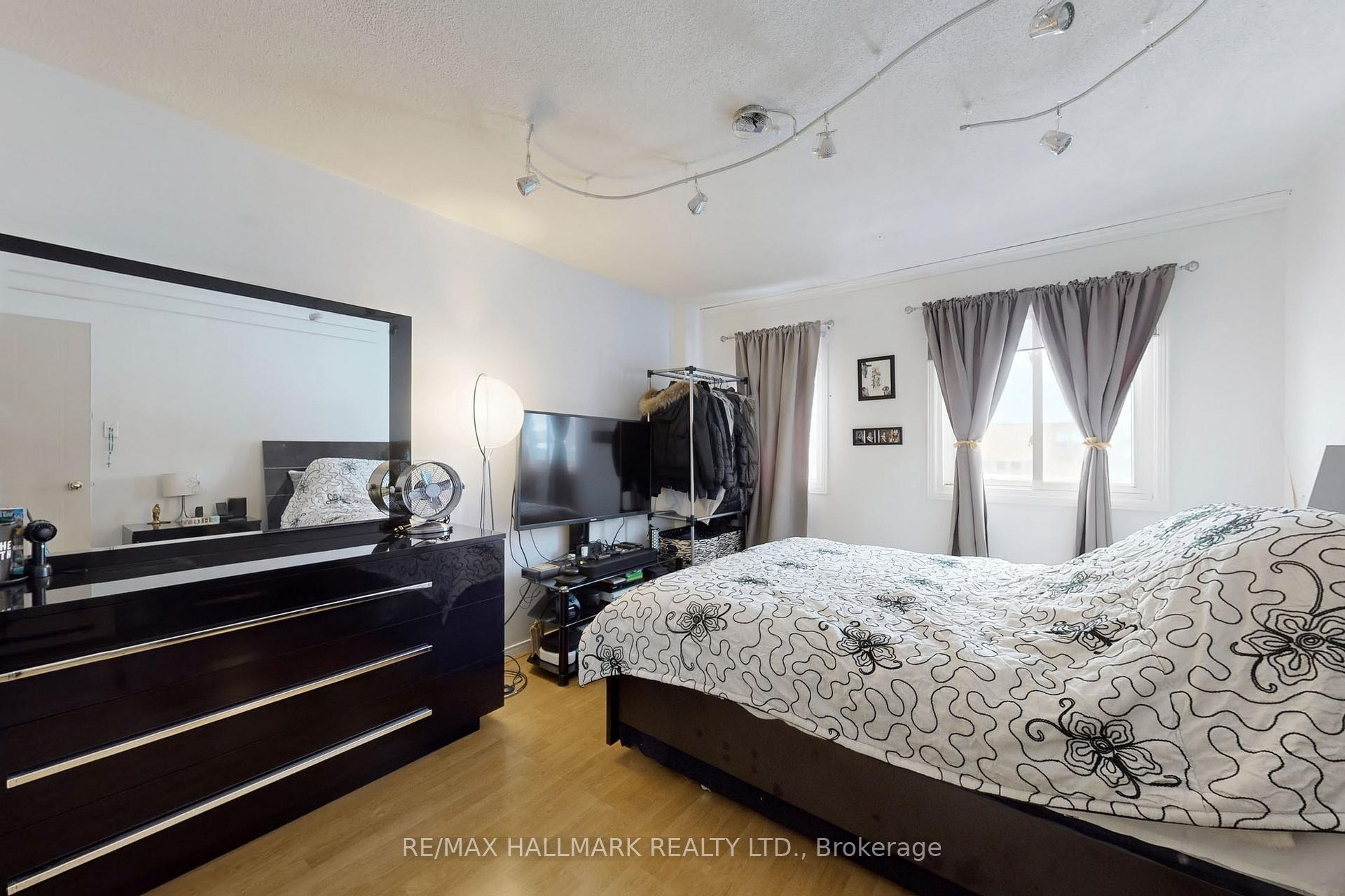 Photo 29 of 80 Brownridge Drive, Vaughan, Brownridge — HOMEH