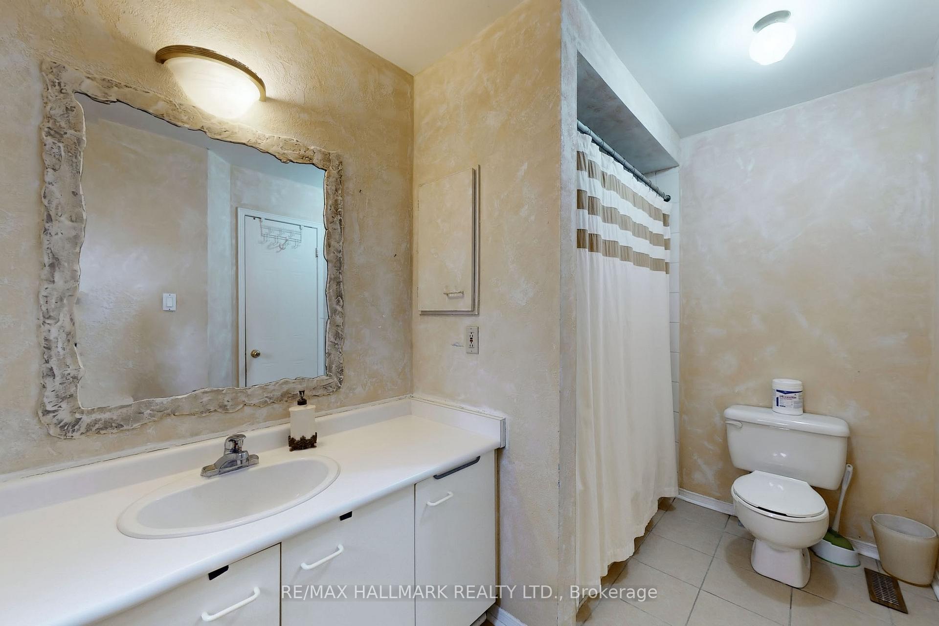 Photo 33 of 80 Brownridge Drive, Vaughan, Brownridge — HOMEH