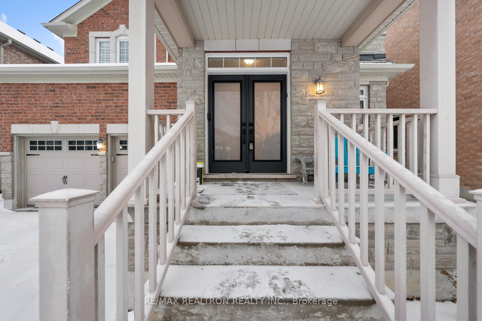 Photo 3 of 38 Wallenberg Drive, Vaughan, Patterson — HOMEH