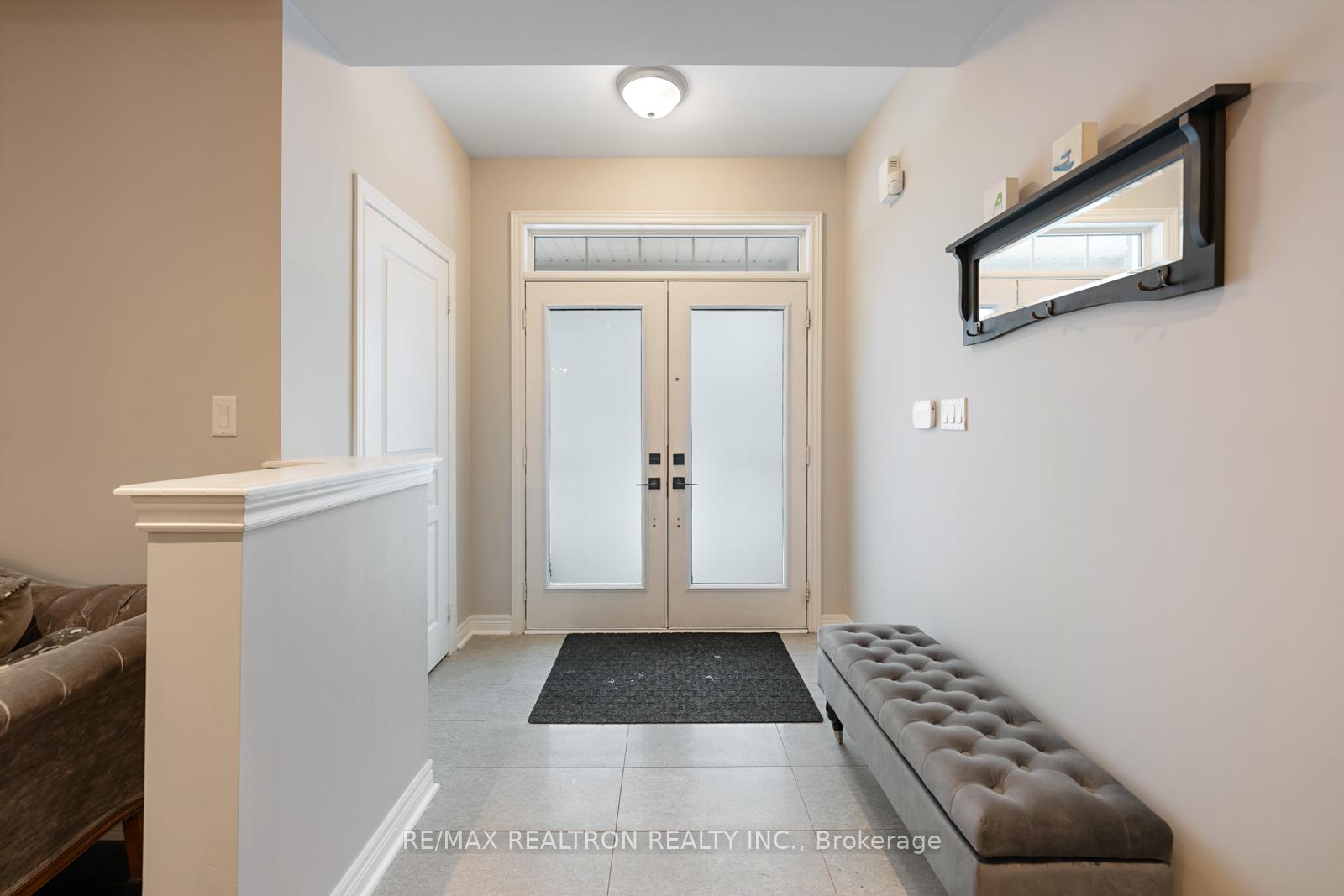 Photo 4 of 38 Wallenberg Drive, Vaughan, Patterson — HOMEH