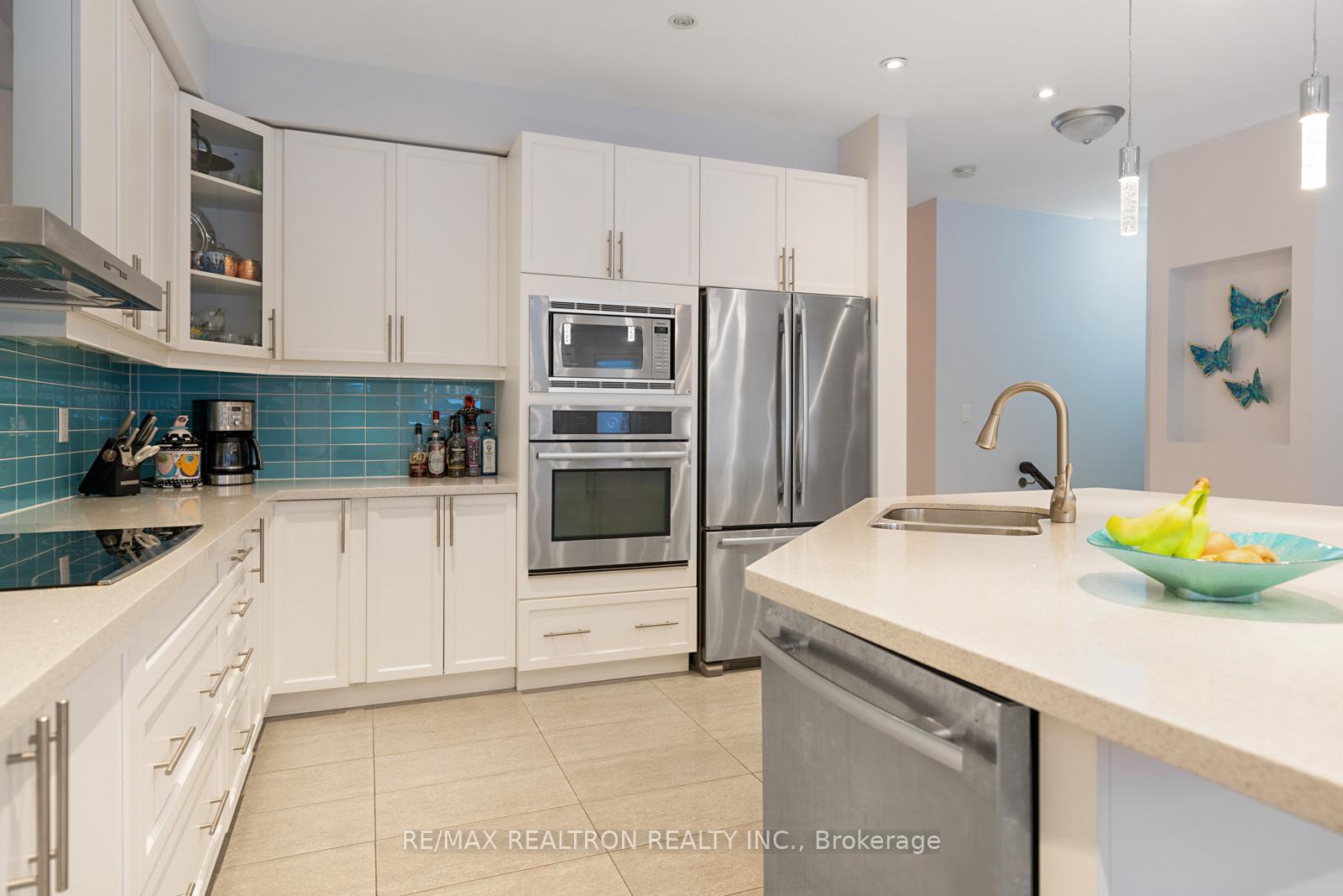 Photo 15 of 38 Wallenberg Drive, Vaughan, Patterson — HOMEH