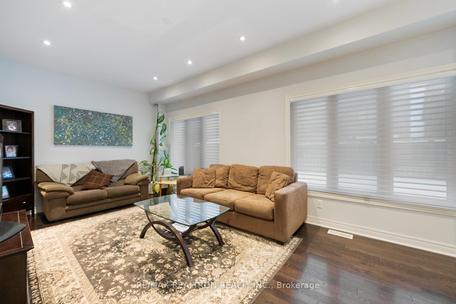 Photo 17 of 38 Wallenberg Drive, Vaughan, Patterson — HOMEH