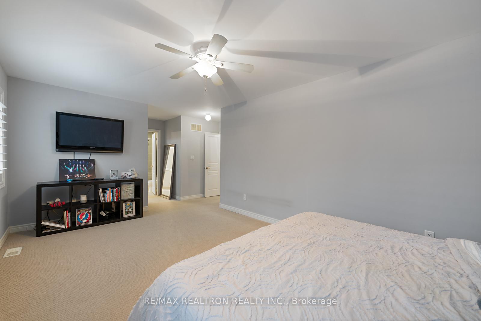 Photo 19 of 38 Wallenberg Drive, Vaughan, Patterson — HOMEH