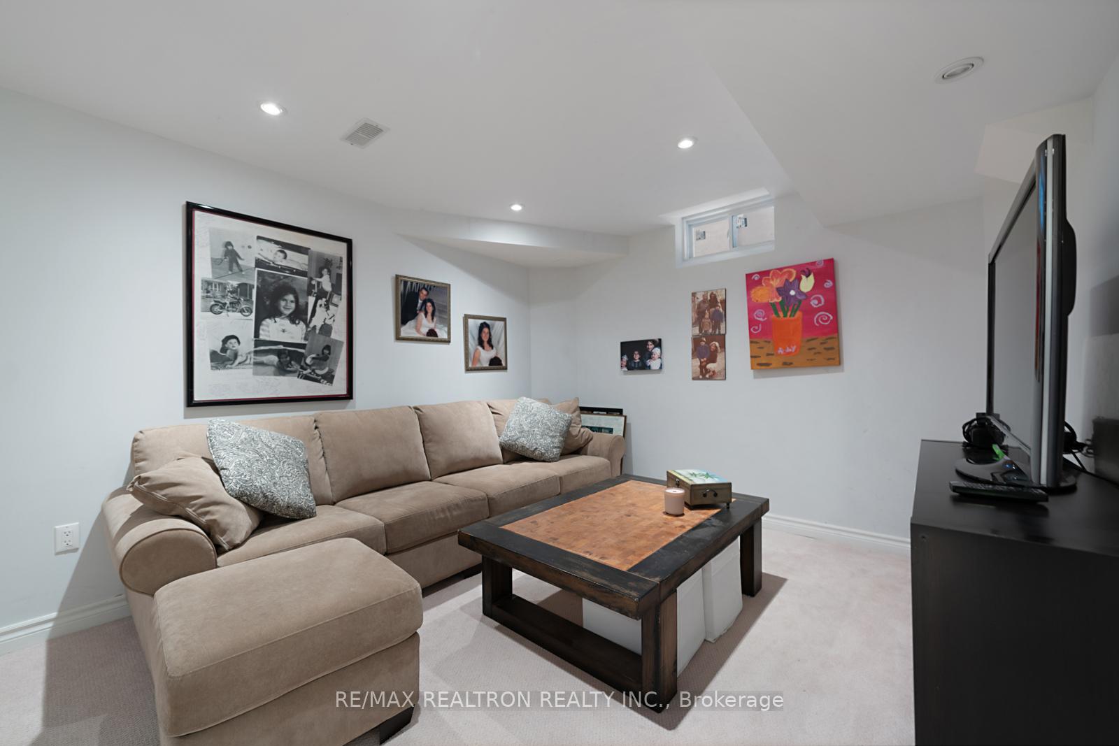 Photo 26 of 38 Wallenberg Drive, Vaughan, Patterson — HOMEH
