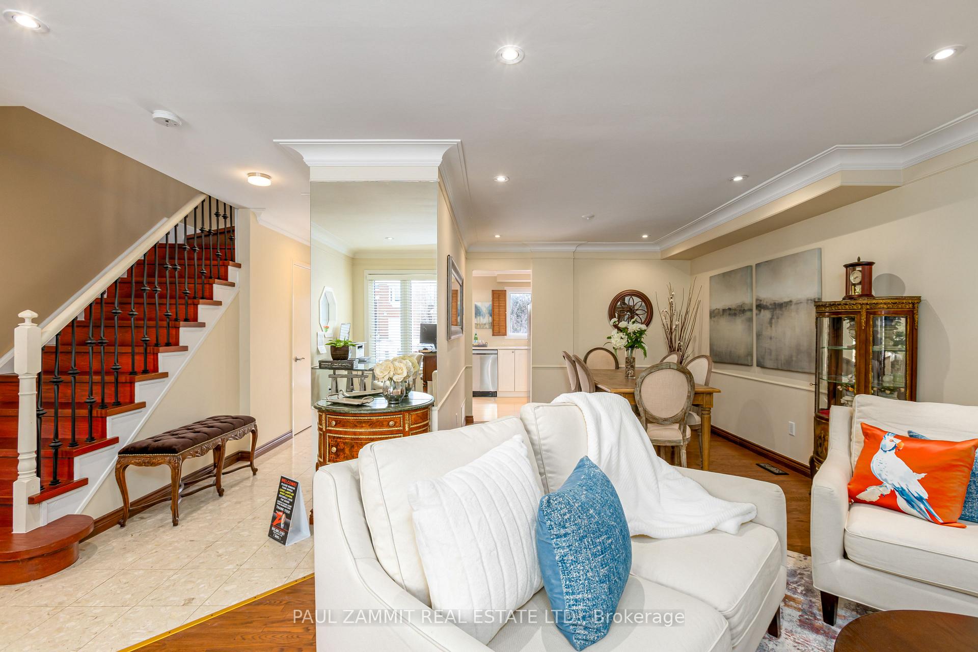 Photo 3 of 116 Winding Lane, Vaughan, Crestwood-Springfarm-Yorkhill — HOMEH