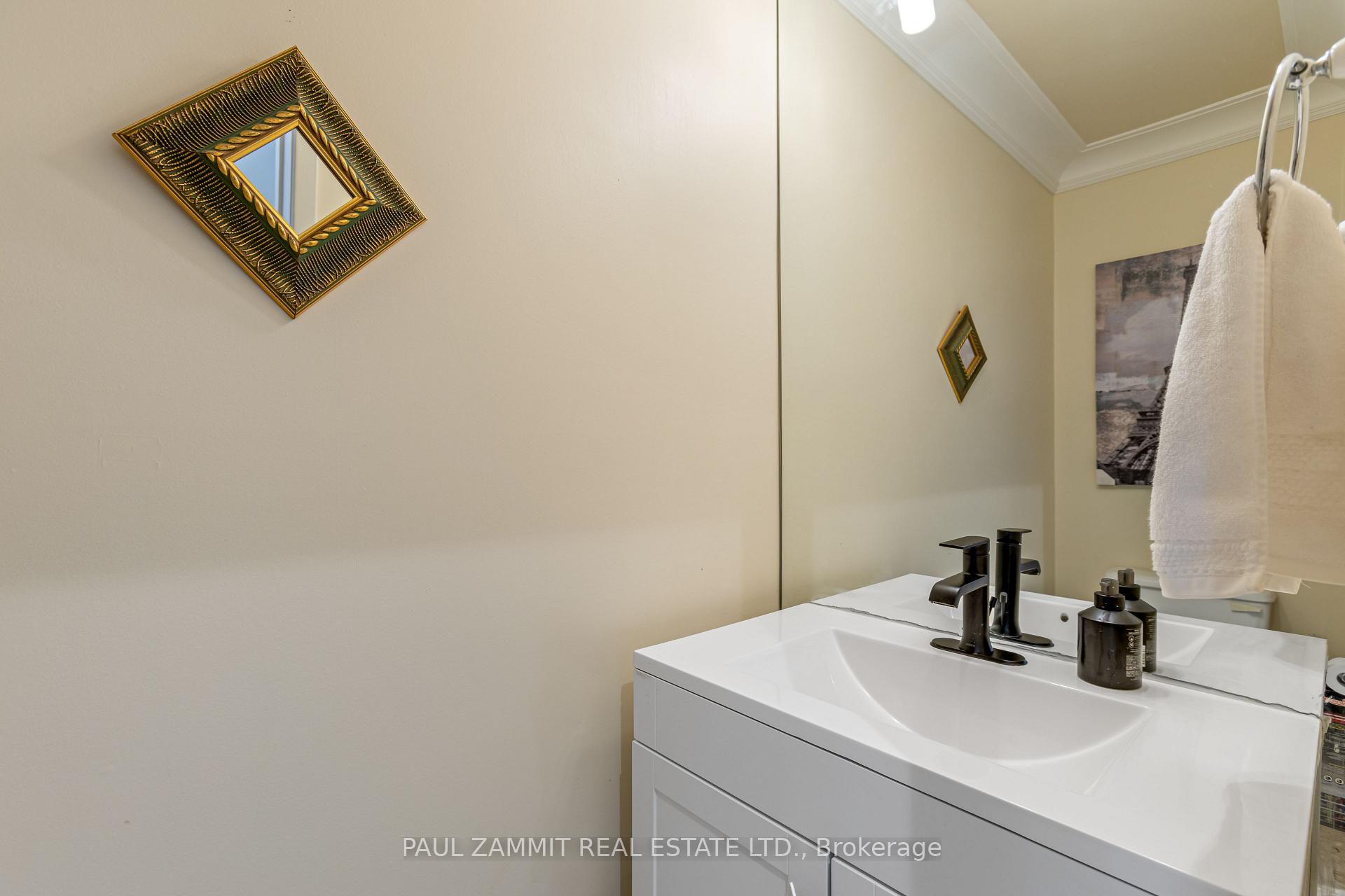 Photo 13 of 116 Winding Lane, Vaughan, Crestwood-Springfarm-Yorkhill — HOMEH
