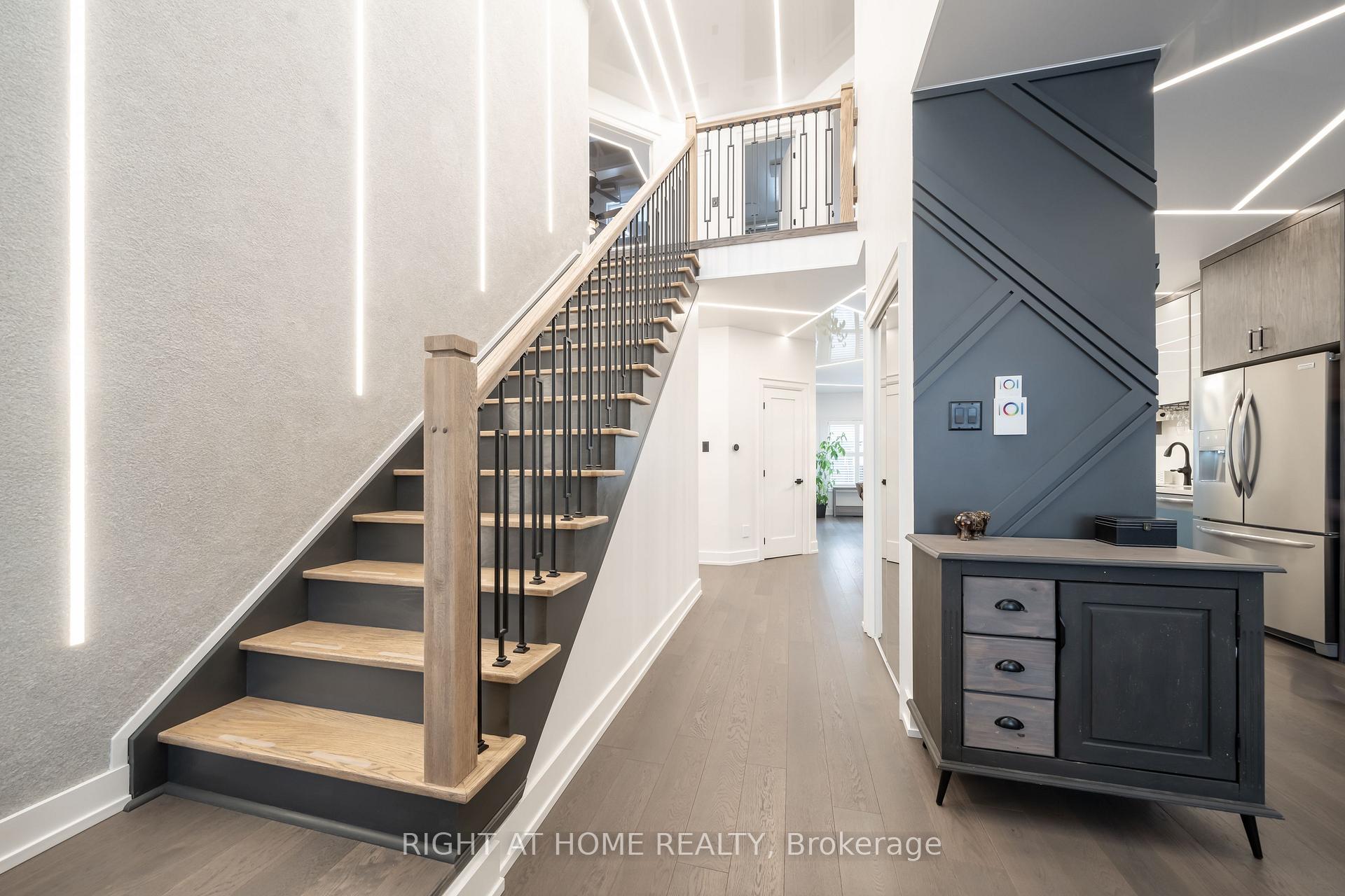 Photo 1 of 130 Sail Crescent, Vaughan, Vellore Village — HOMEH