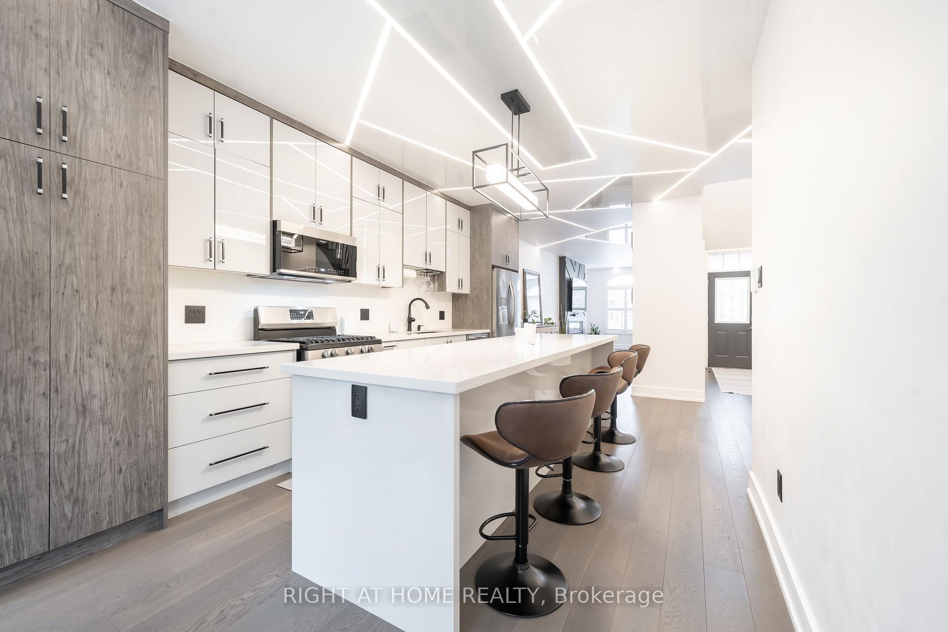 Photo 9 of 130 Sail Crescent, Vaughan, Vellore Village — HOMEH