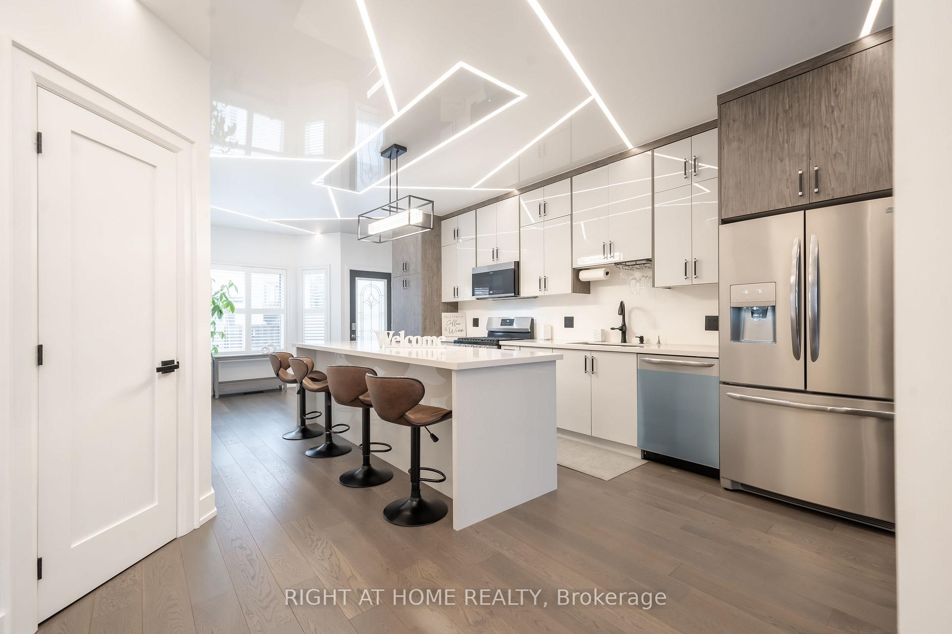 Photo 10 of 130 Sail Crescent, Vaughan, Vellore Village — HOMEH