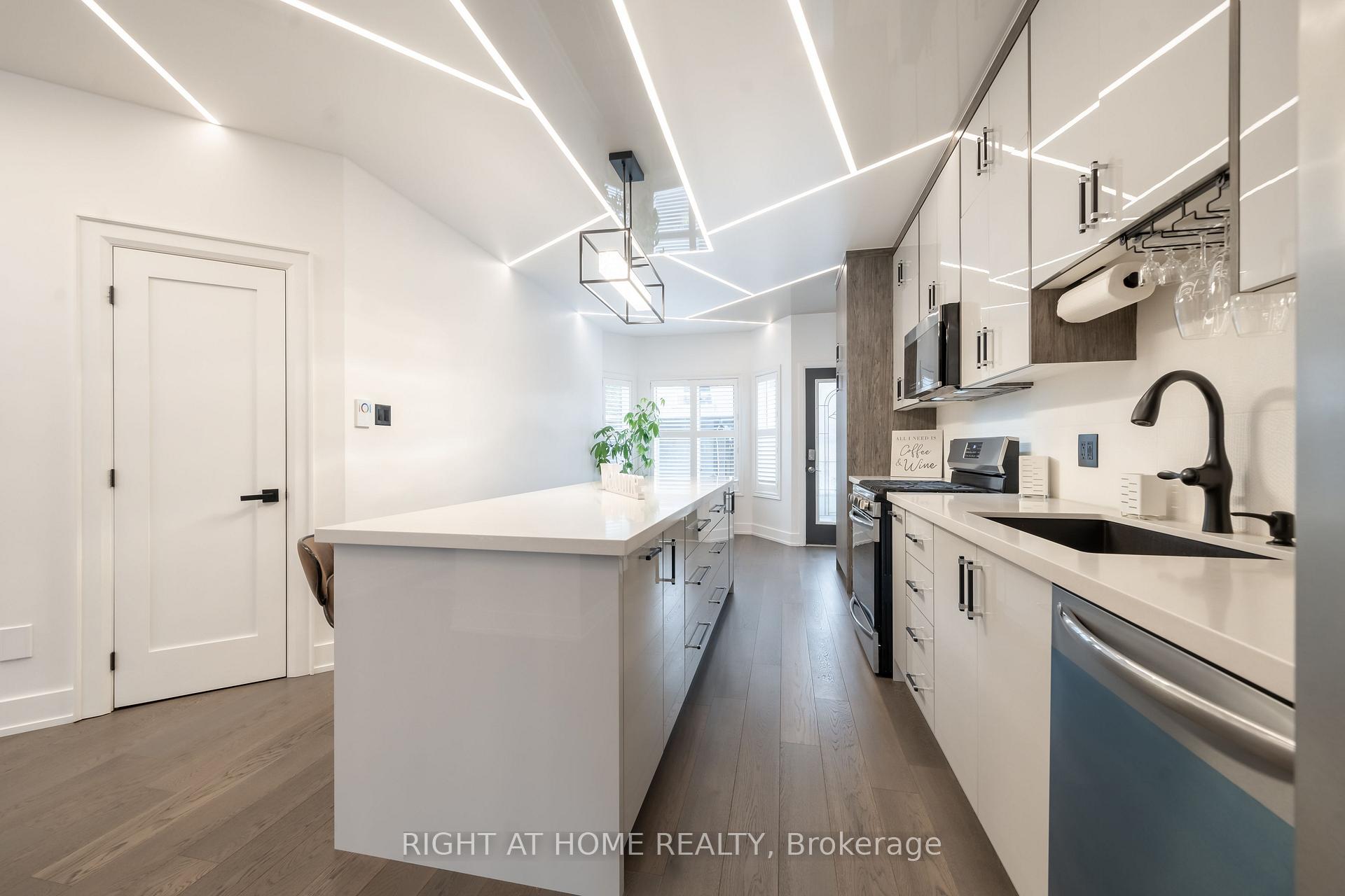 Photo 15 of 130 Sail Crescent, Vaughan, Vellore Village — HOMEH