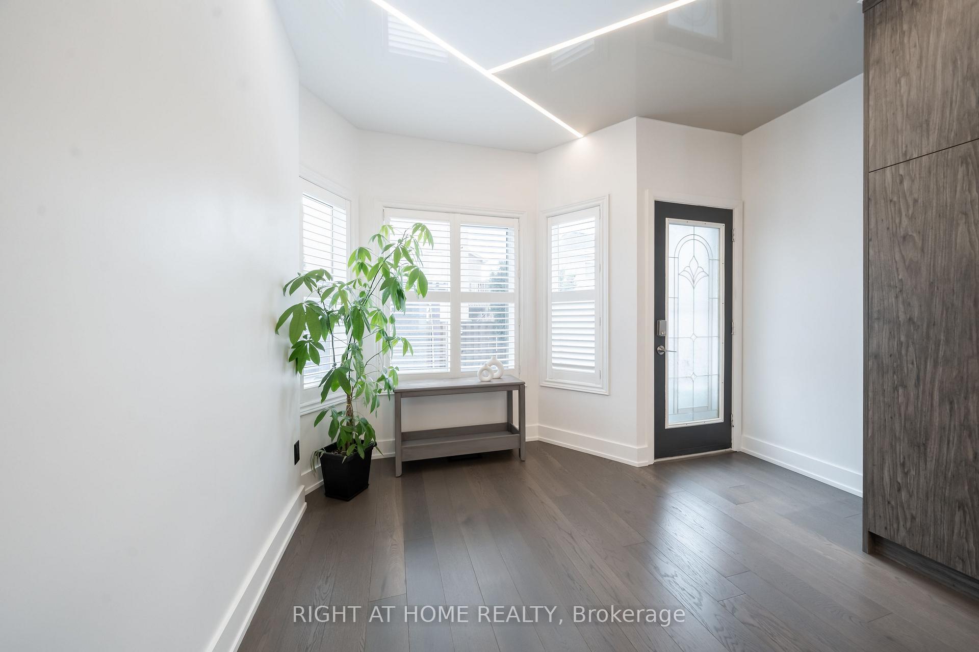 Photo 16 of 130 Sail Crescent, Vaughan, Vellore Village — HOMEH