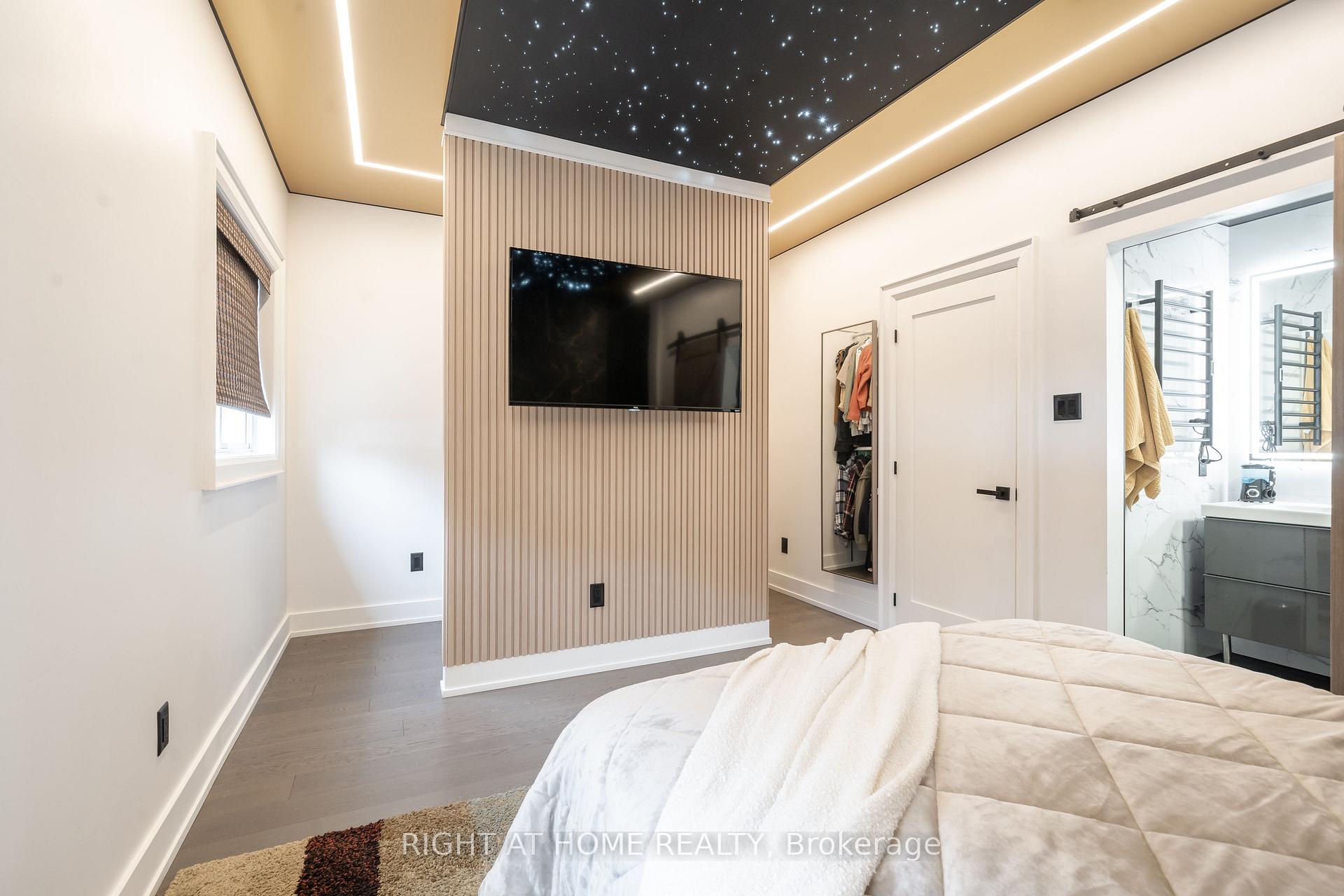 Photo 20 of 130 Sail Crescent, Vaughan, Vellore Village — HOMEH