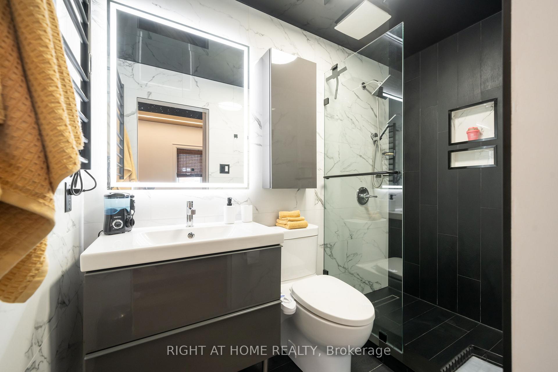 Photo 21 of 130 Sail Crescent, Vaughan, Vellore Village — HOMEH