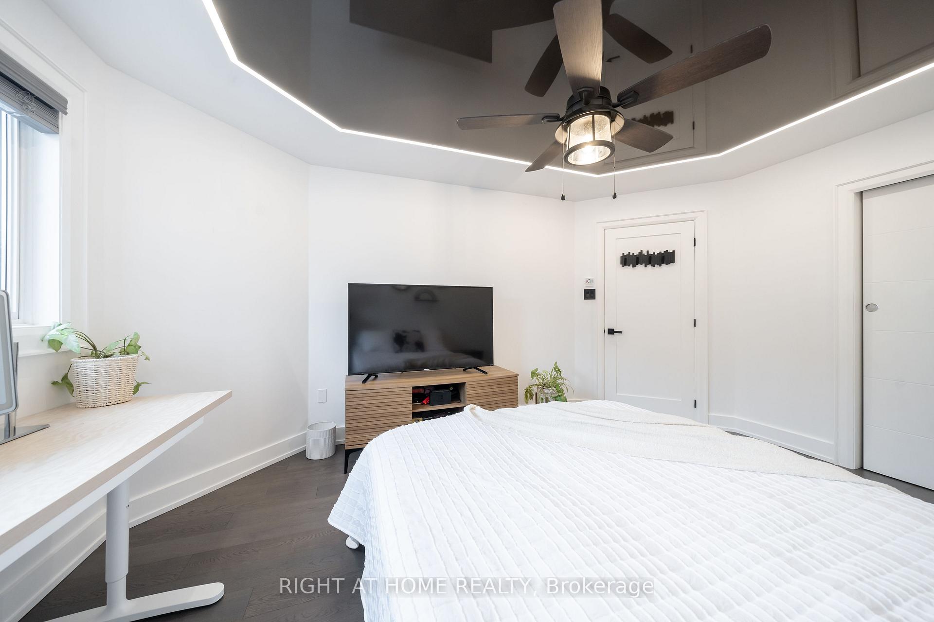 Photo 25 of 130 Sail Crescent, Vaughan, Vellore Village — HOMEH