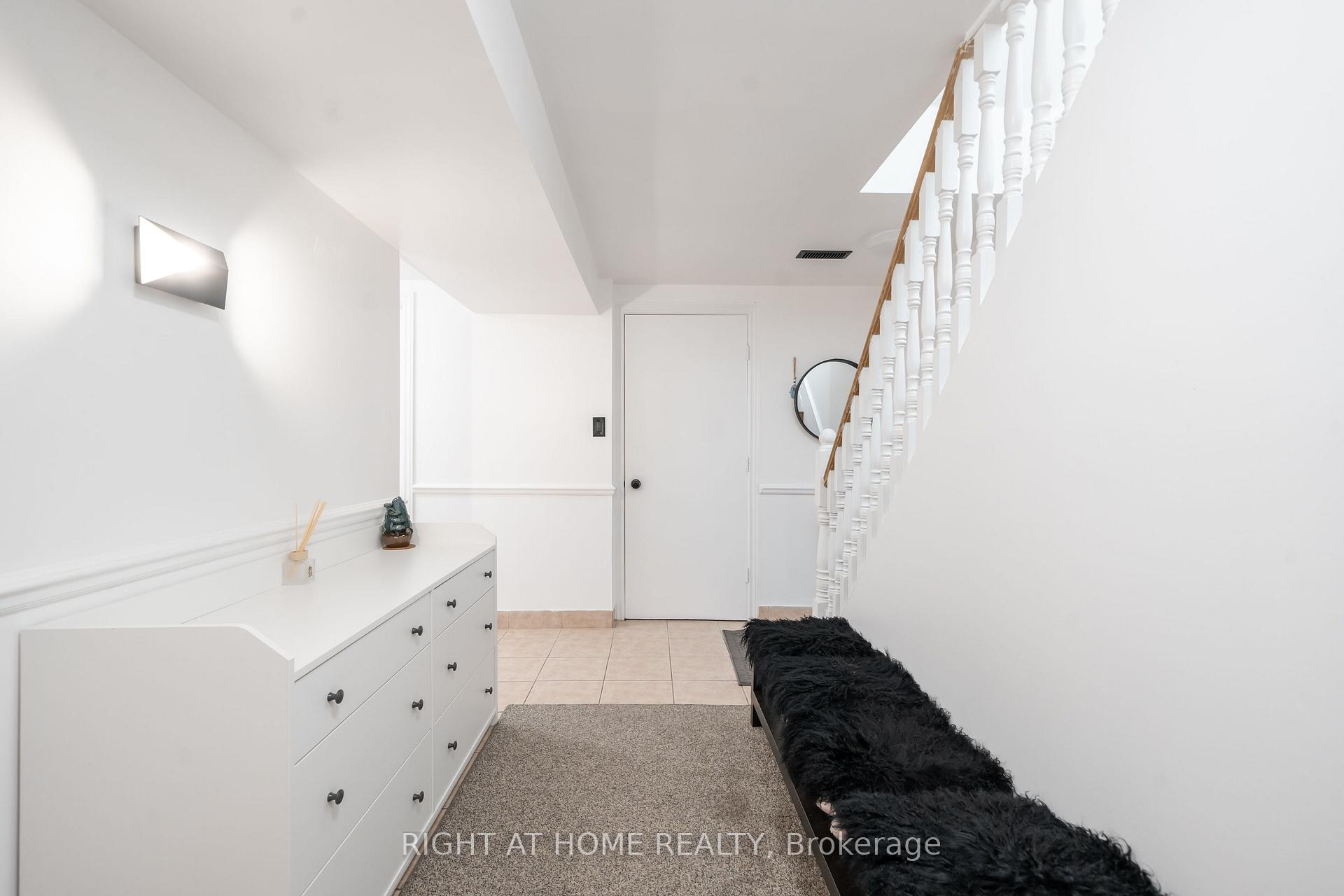 Photo 29 of 130 Sail Crescent, Vaughan, Vellore Village — HOMEH