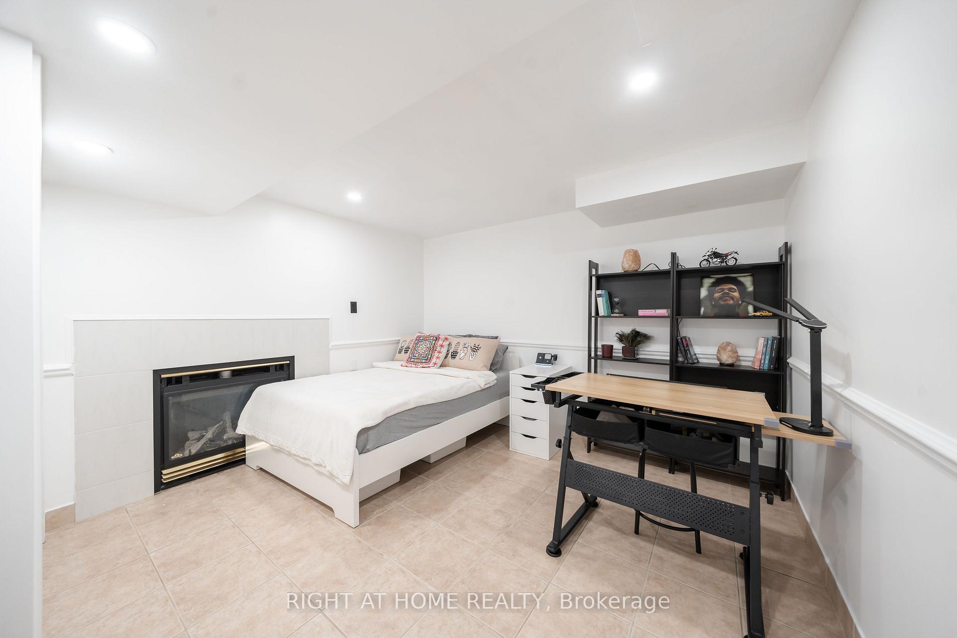Photo 35 of 130 Sail Crescent, Vaughan, Vellore Village — HOMEH