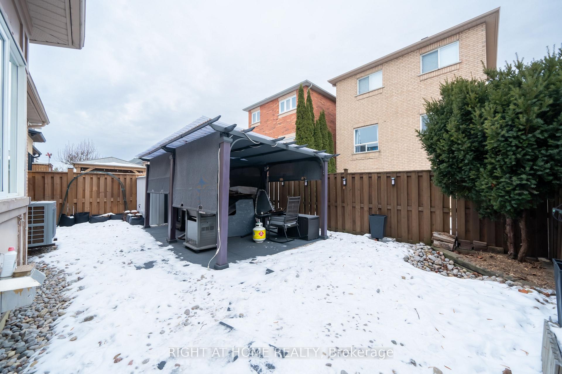 Photo 36 of 130 Sail Crescent, Vaughan, Vellore Village — HOMEH
