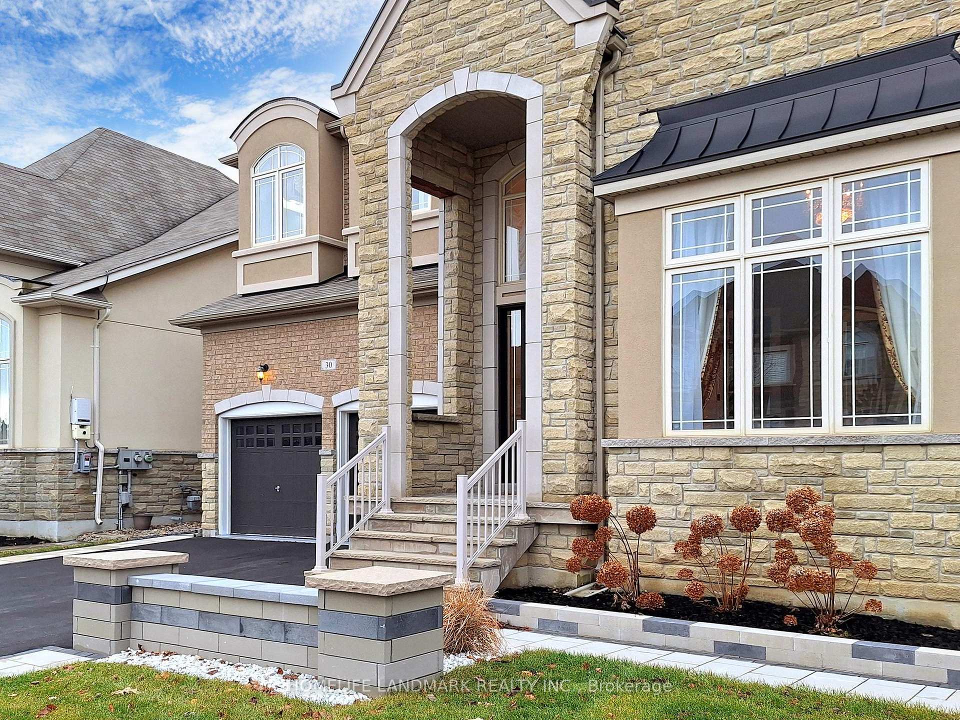 Photo 22 of 30 Heintzman Crescent, Vaughan, Patterson — HOMEH