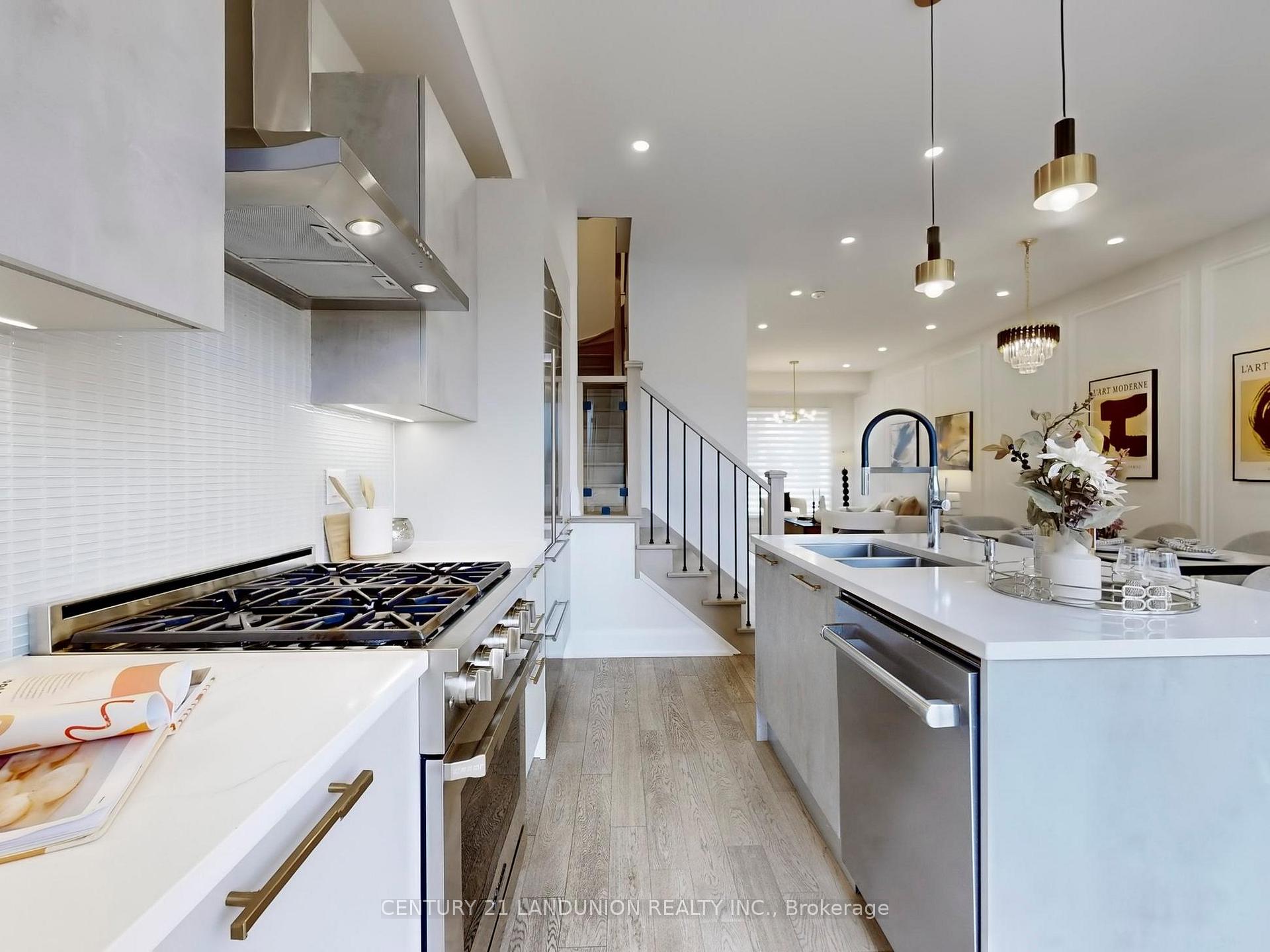 Photo 6 of 841 Clark Avenue W, Vaughan, Brownridge — HOMEH
