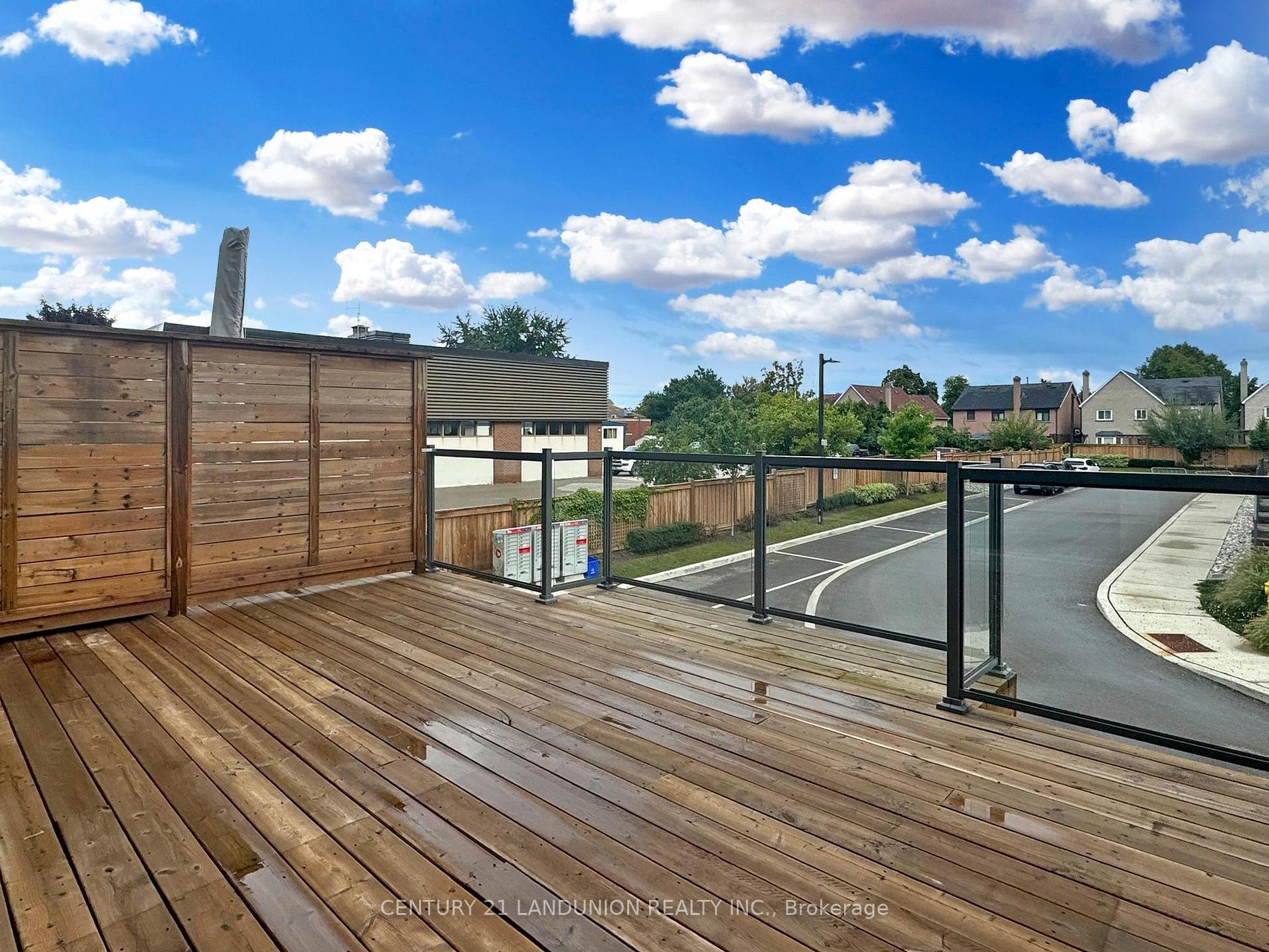 Photo 7 of 841 Clark Avenue W, Vaughan, Brownridge — HOMEH