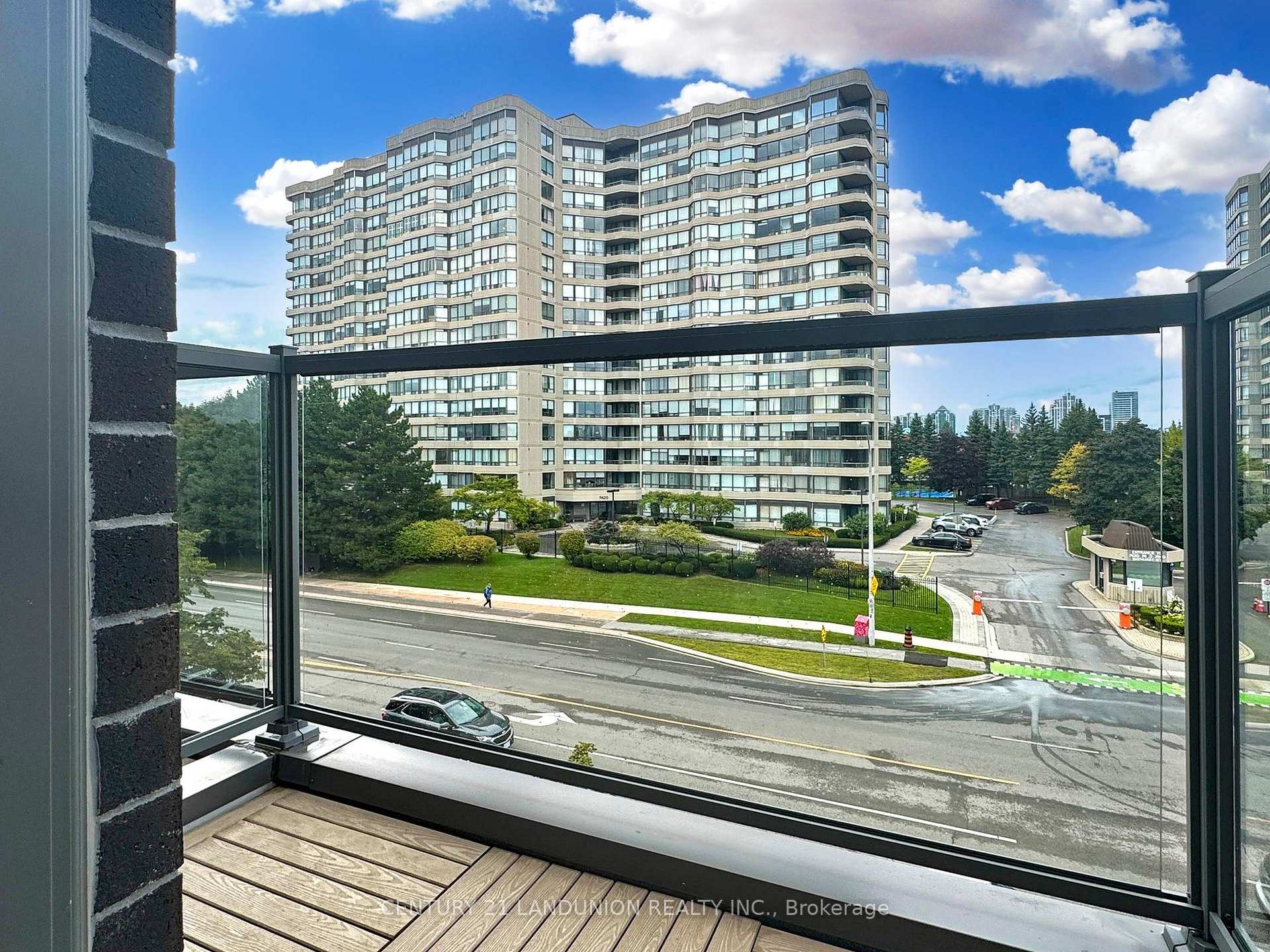 Photo 19 of 841 Clark Avenue W, Vaughan, Brownridge — HOMEH