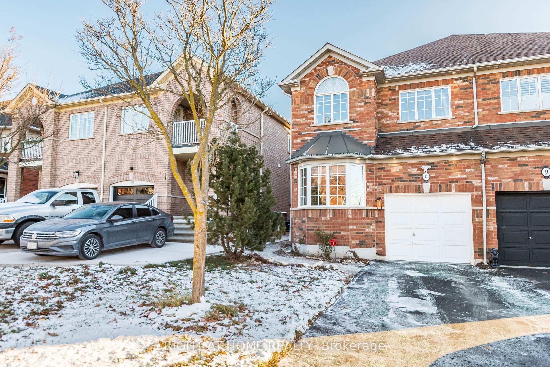 Front of 11 Alanno Way
